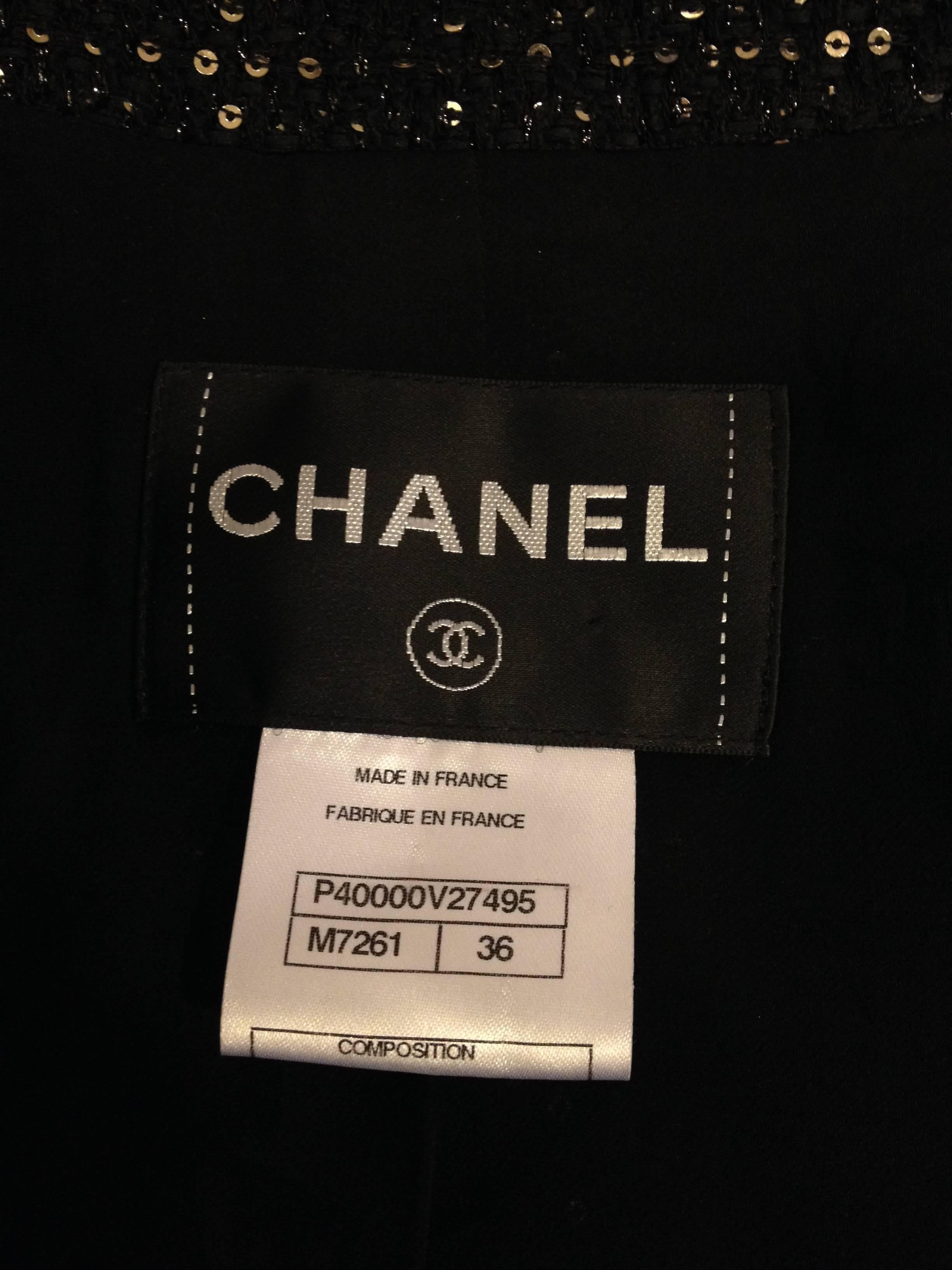 Chanel Black Tweed Jacket with Sequins Size 36 (4) For Sale 1