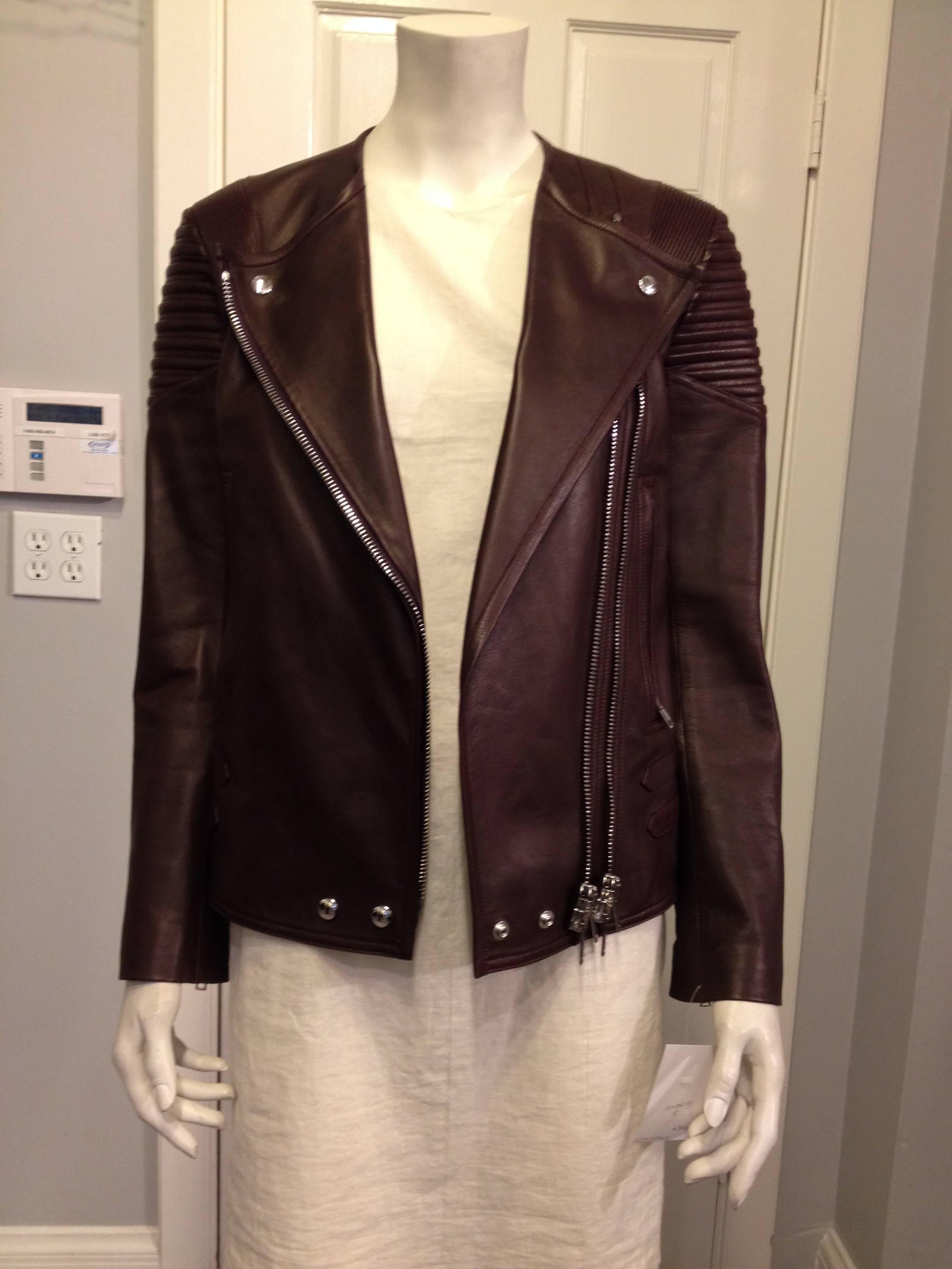 Black Givenchy Burgundy Ribbed Leather Motorcycle Jacket Size 38 (6) For Sale