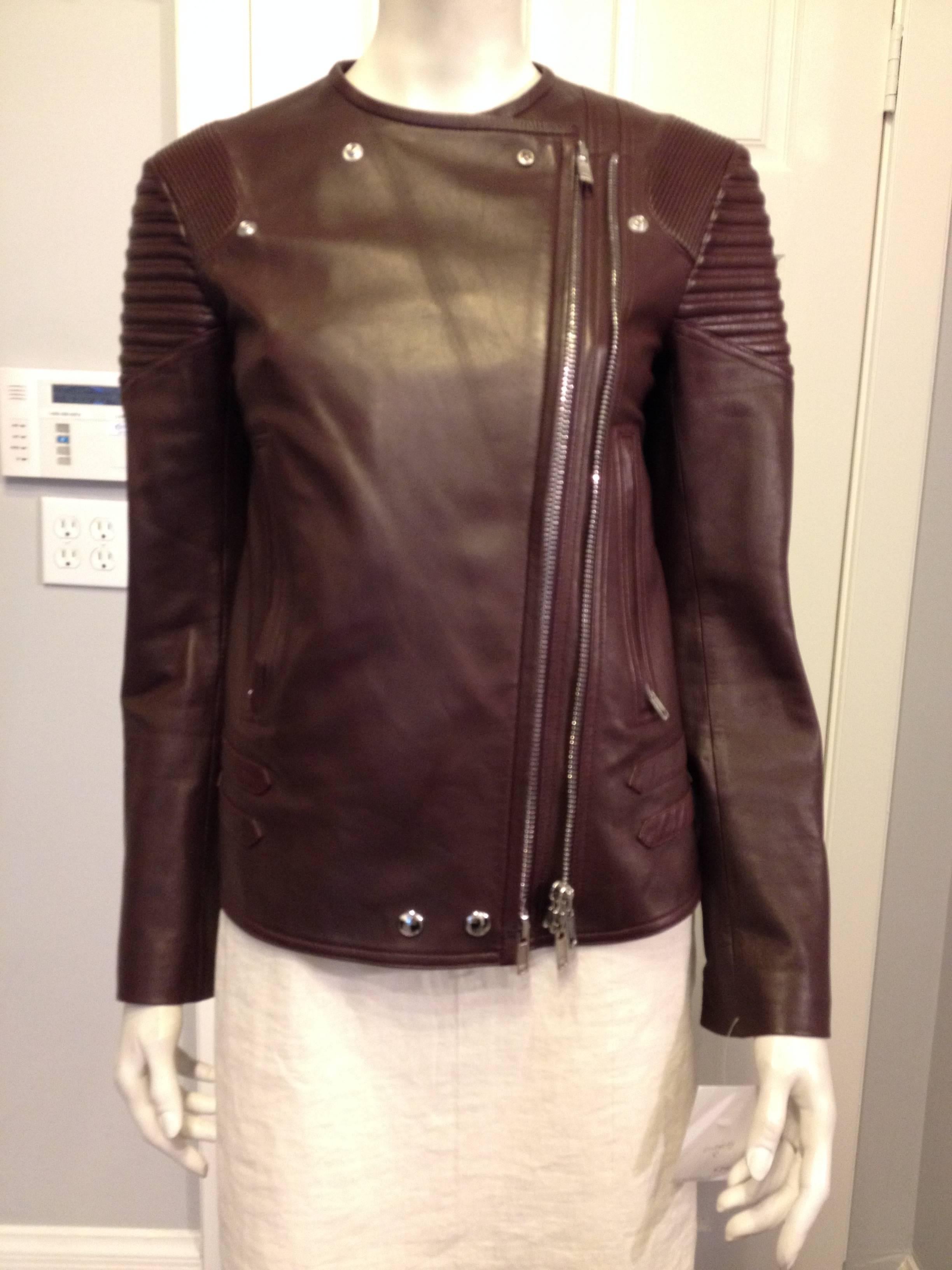 Givenchy Burgundy Ribbed Leather Motorcycle Jacket Size 38 (6) In Excellent Condition For Sale In San Francisco, CA