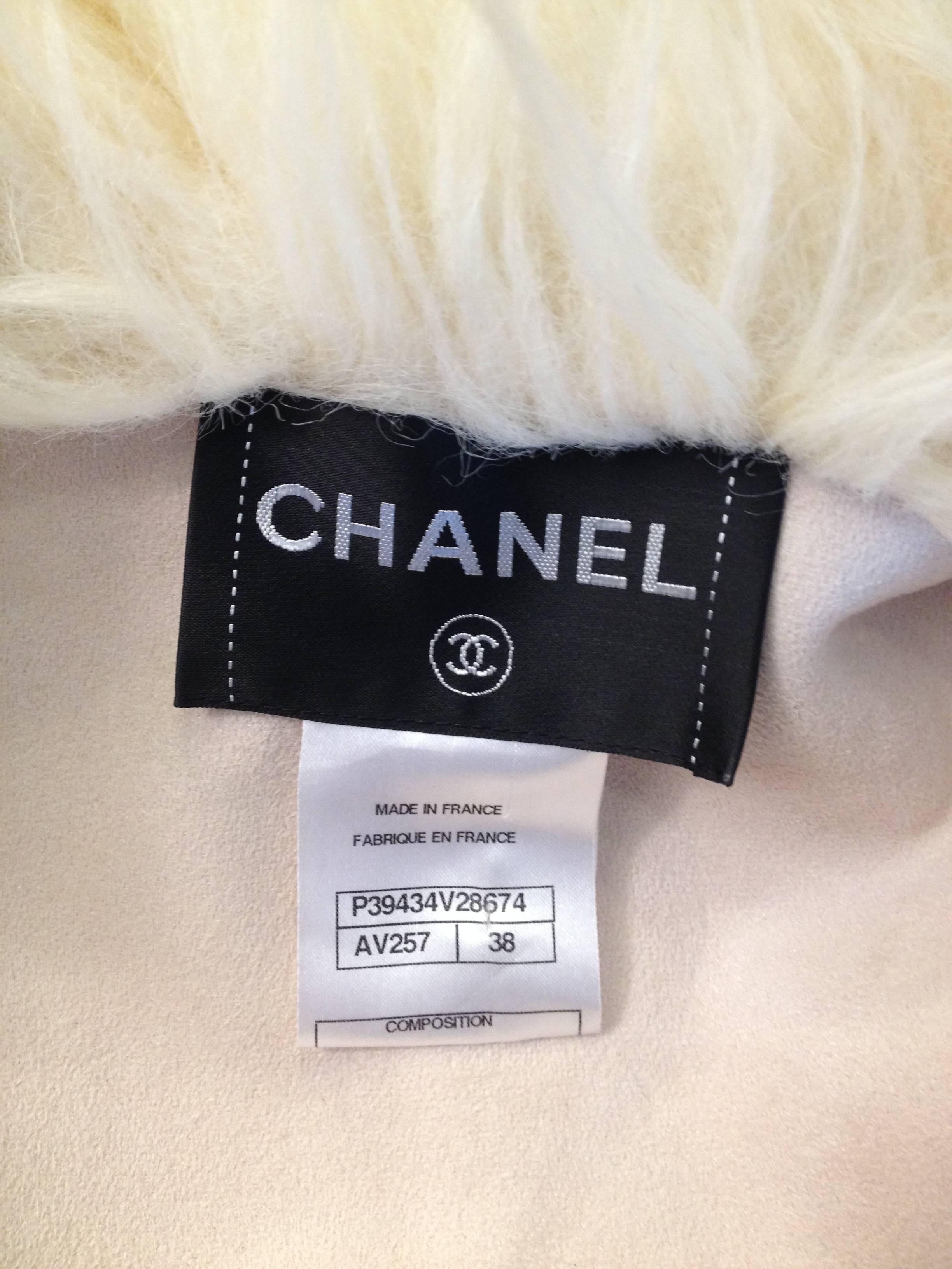 Chanel Cream Fantasy Fur Coat Size 38 (6) 5