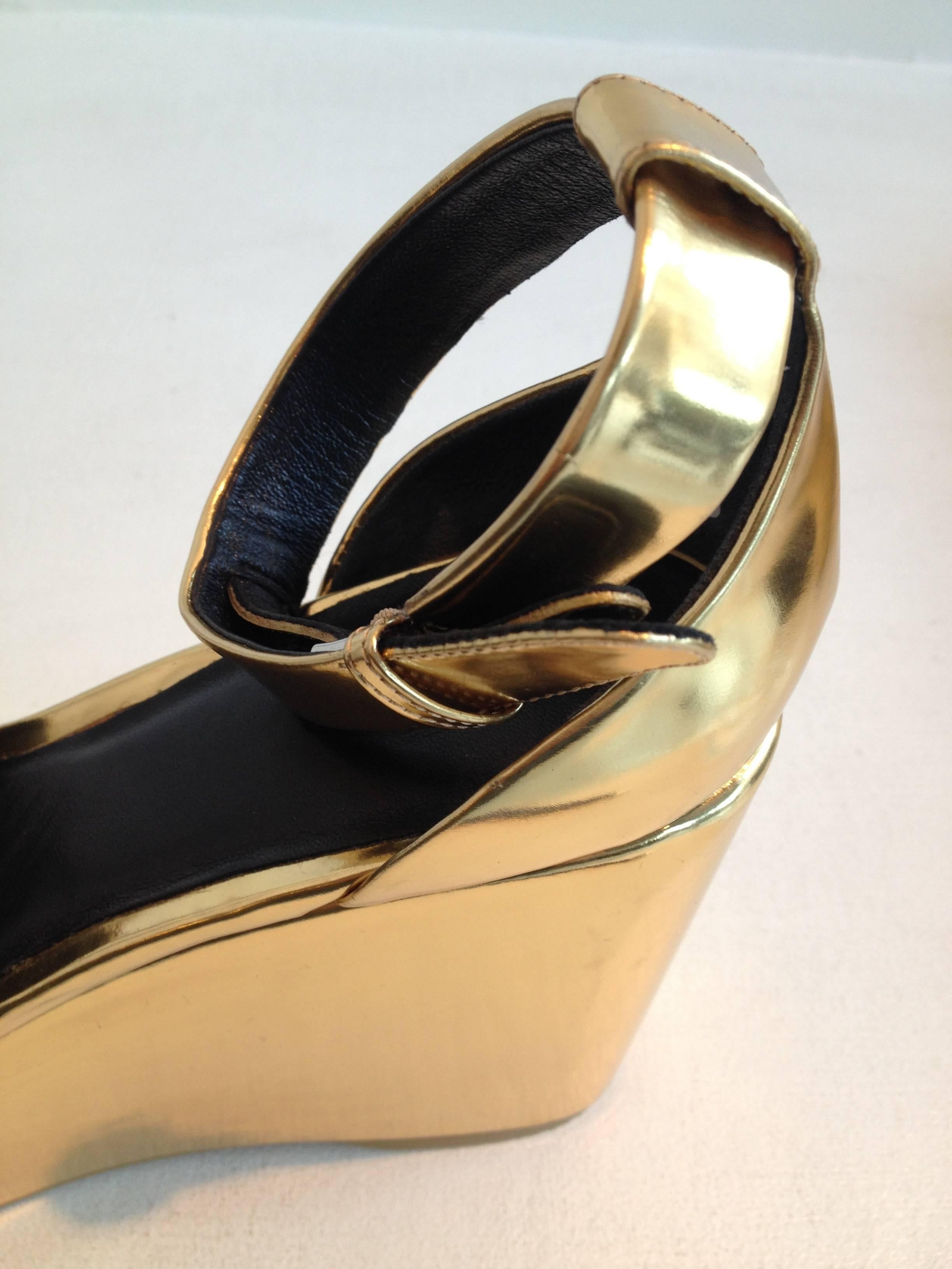 Celine Gold Metallic Platform Sandals In New Condition In San Francisco, CA