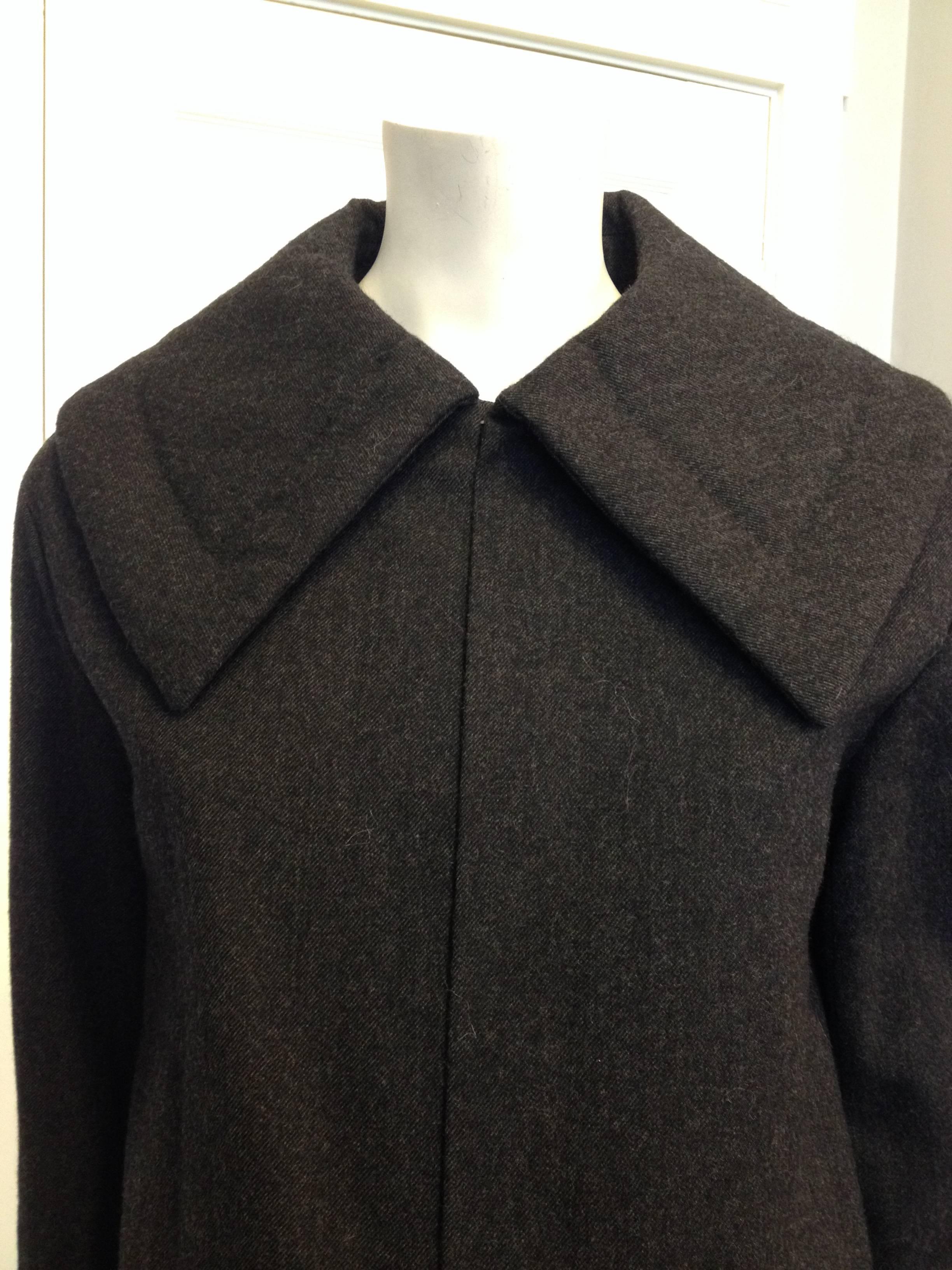 Louis Vuitton Grey Wool Collared Coat Size 36 (4) In Excellent Condition In San Francisco, CA