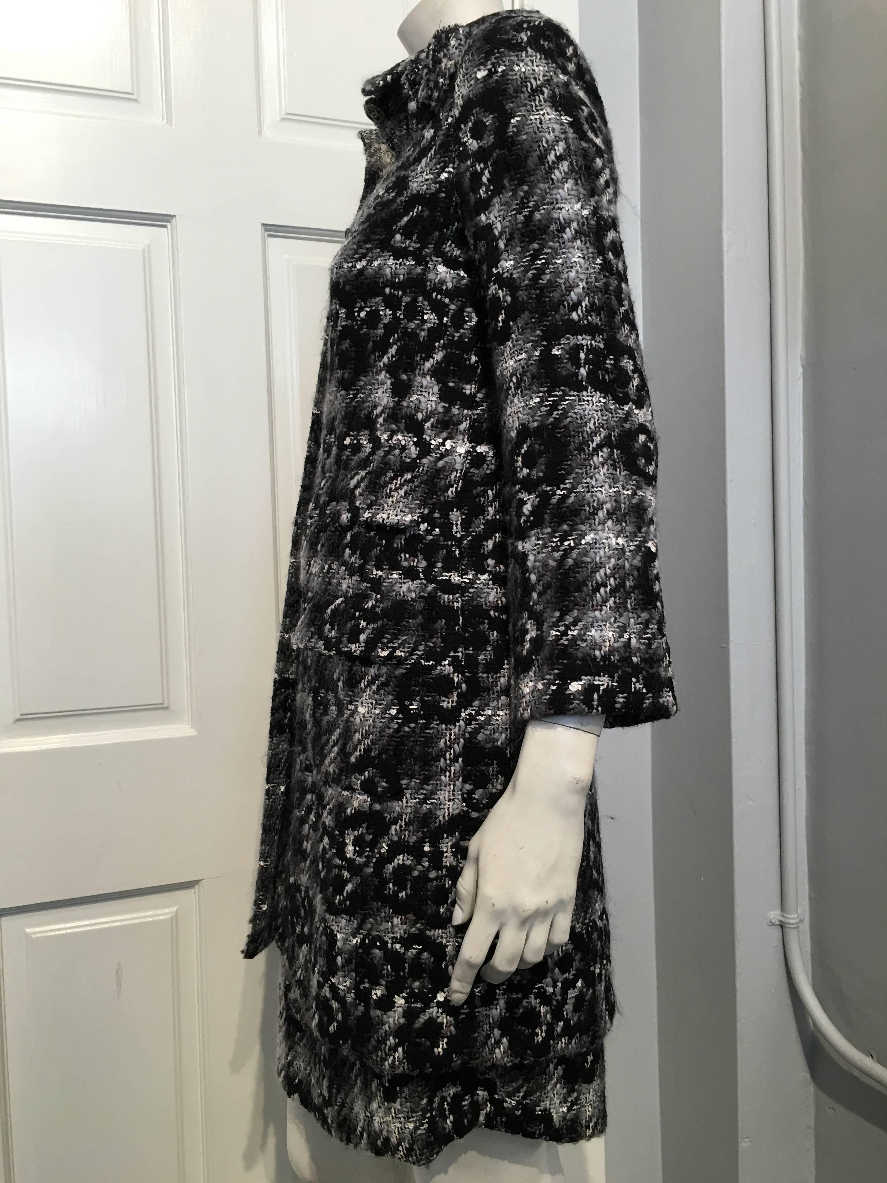 Black Chanel Grey Tweed Suit size 34/36 (2/4)