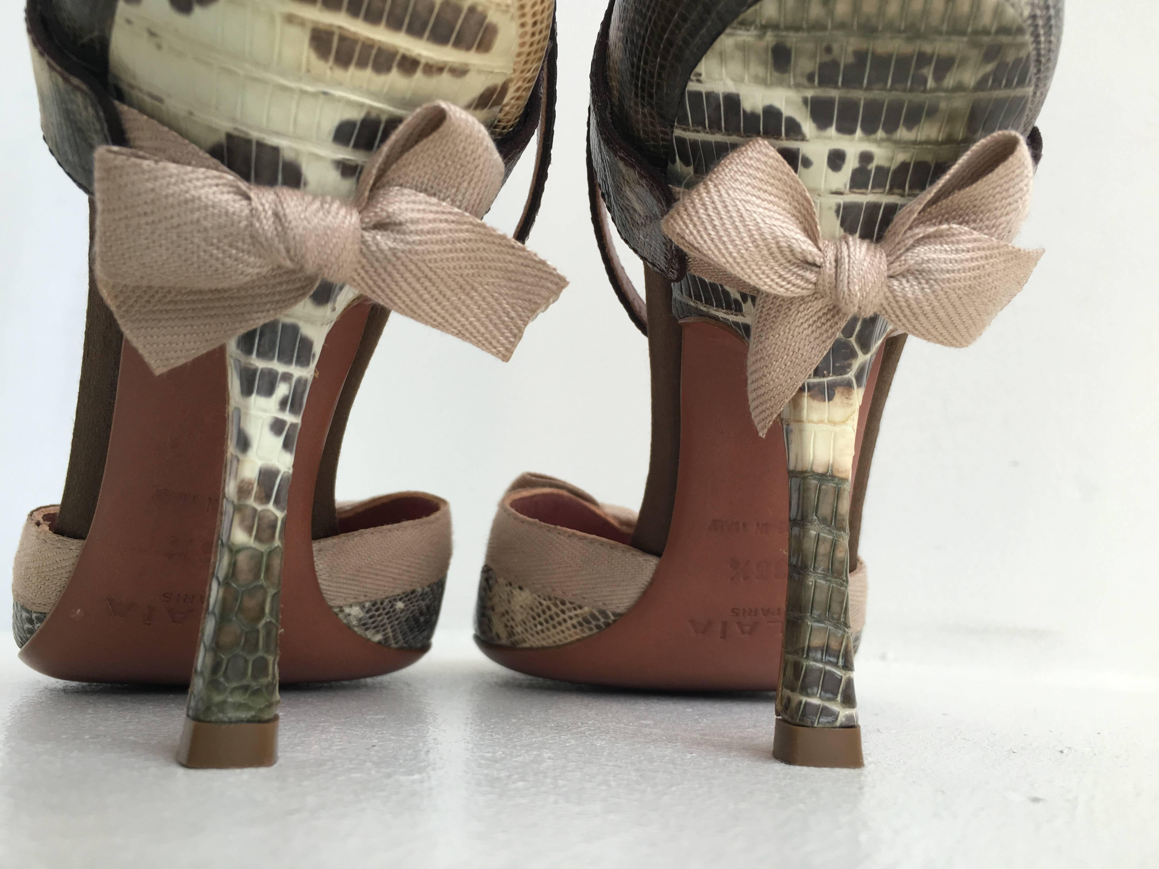 Alaia Lizard d'Orsay Heel (36.5) with bow detail on heel For Sale 5