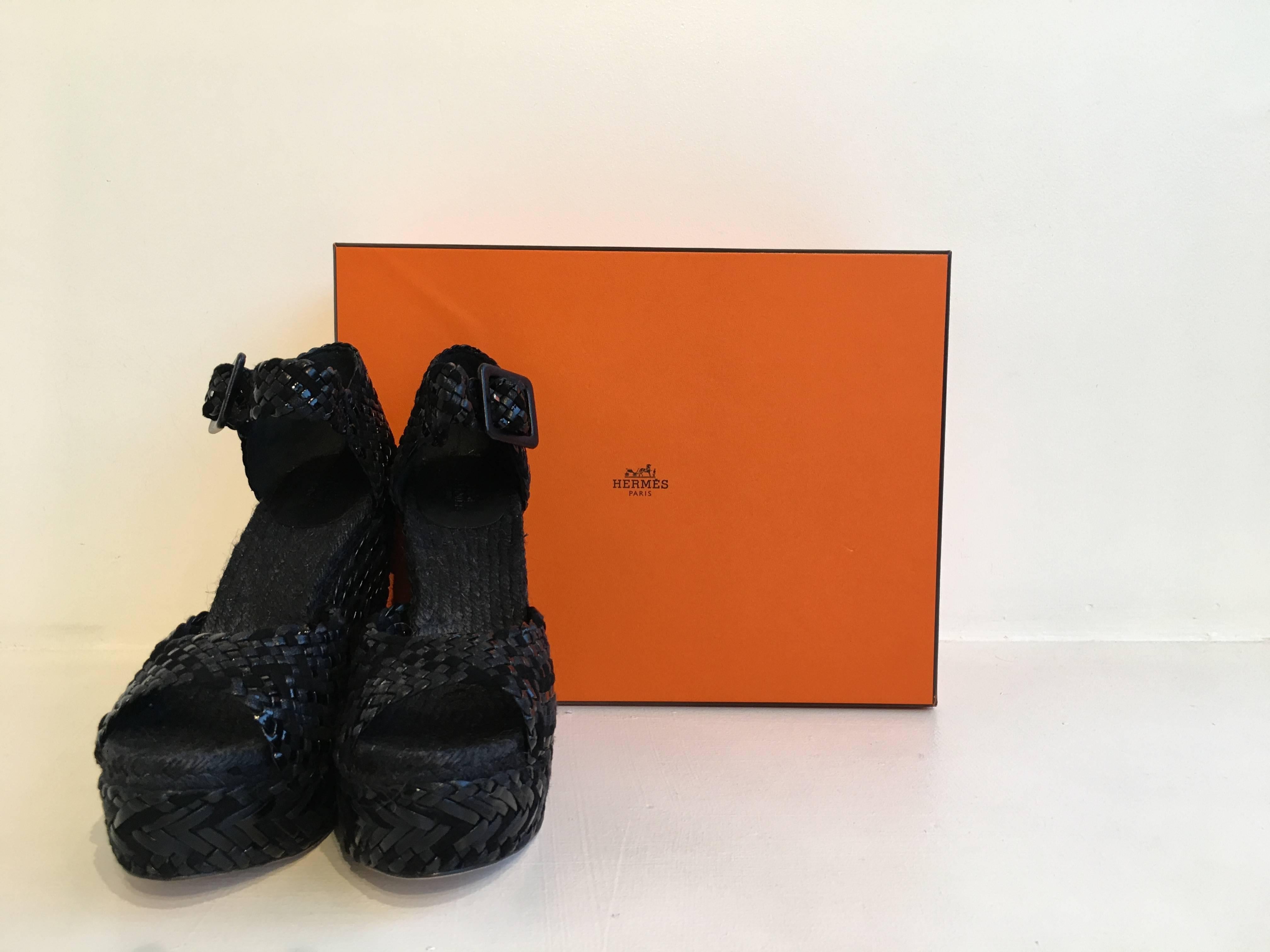Hermes Black Woven Wedges size 40 In New Condition In San Francisco, CA