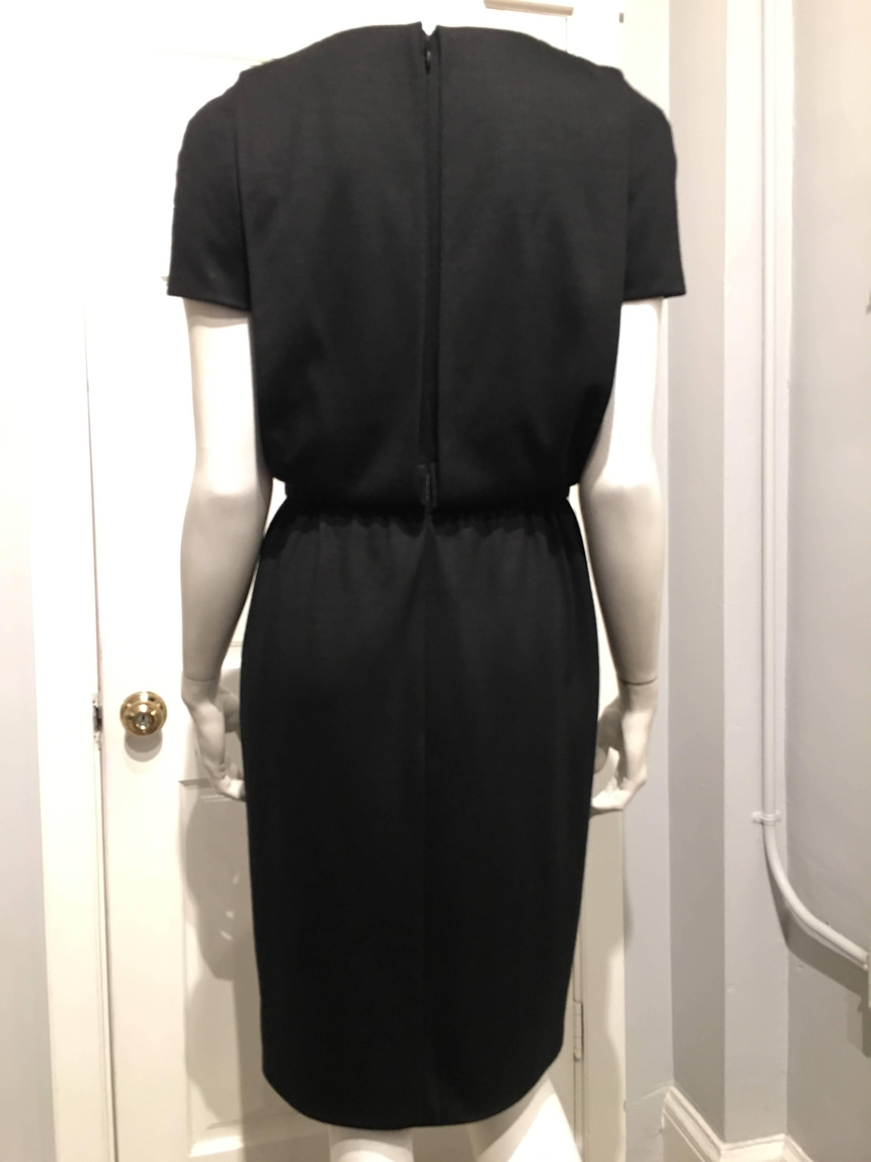 Women's Chanel Black Short-sleeved Wool Dress With Gripoix Buttons Sz 38 (Us 6) For Sale