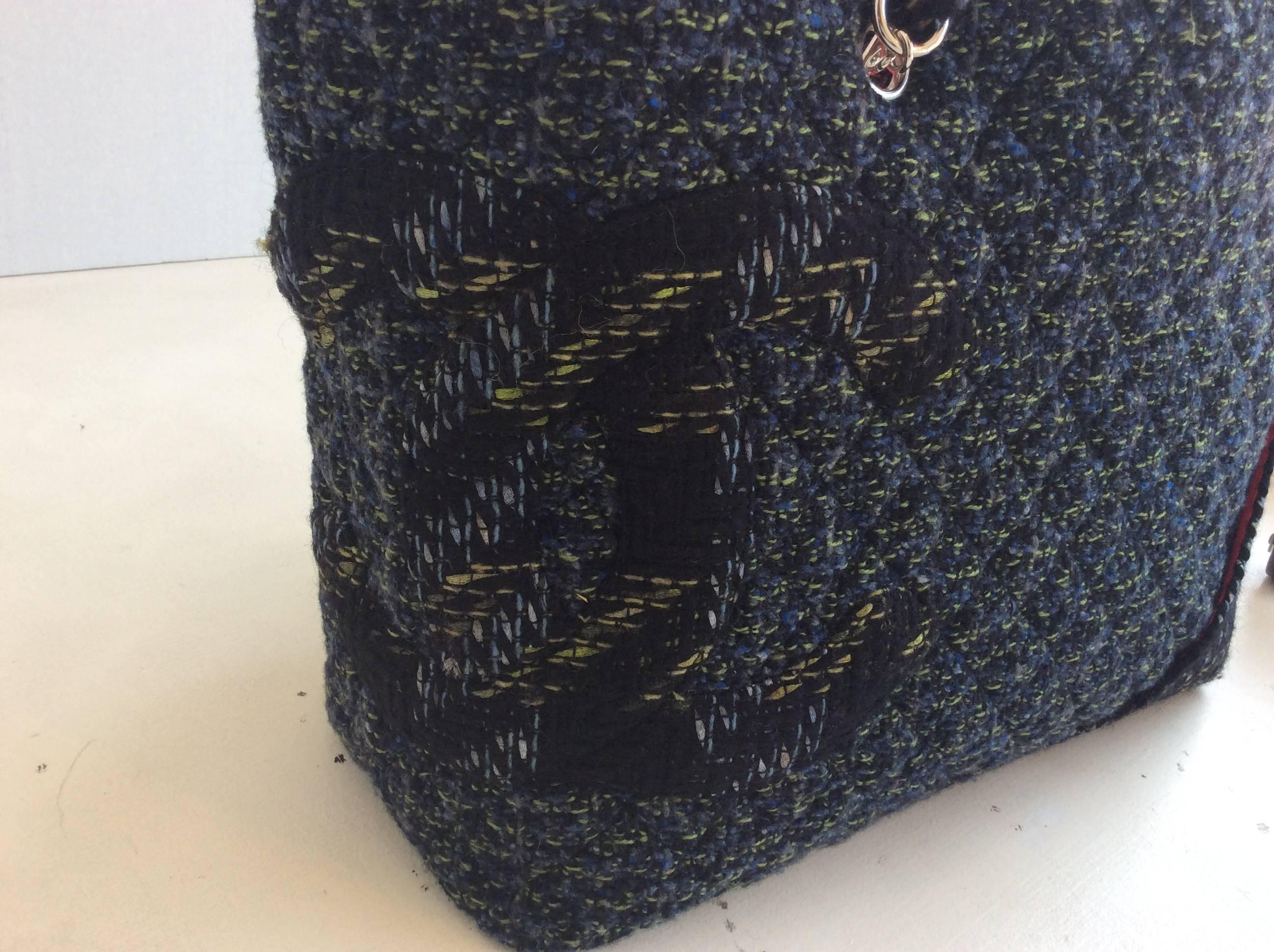 Chanel Tweed Tote  In Good Condition In San Francisco, CA