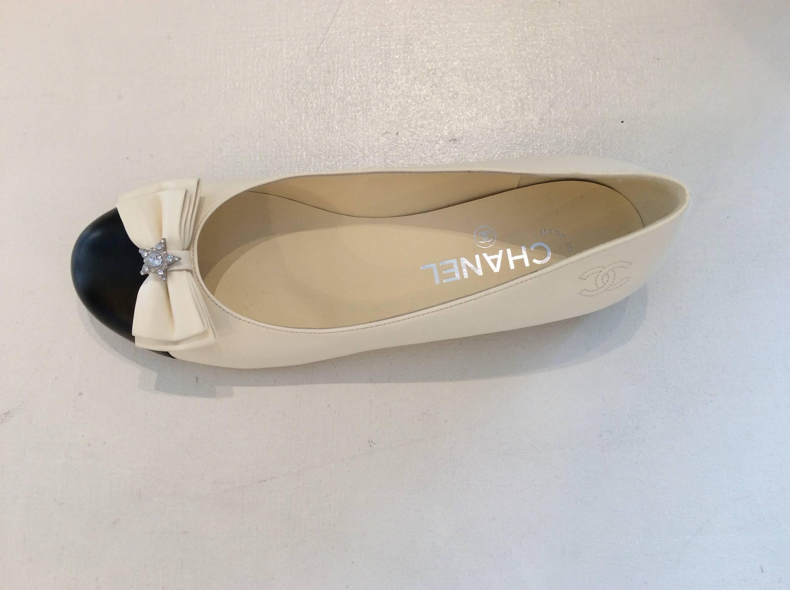 Beige Chanel White Ballerina Flats With Black Toe Sz 37.5