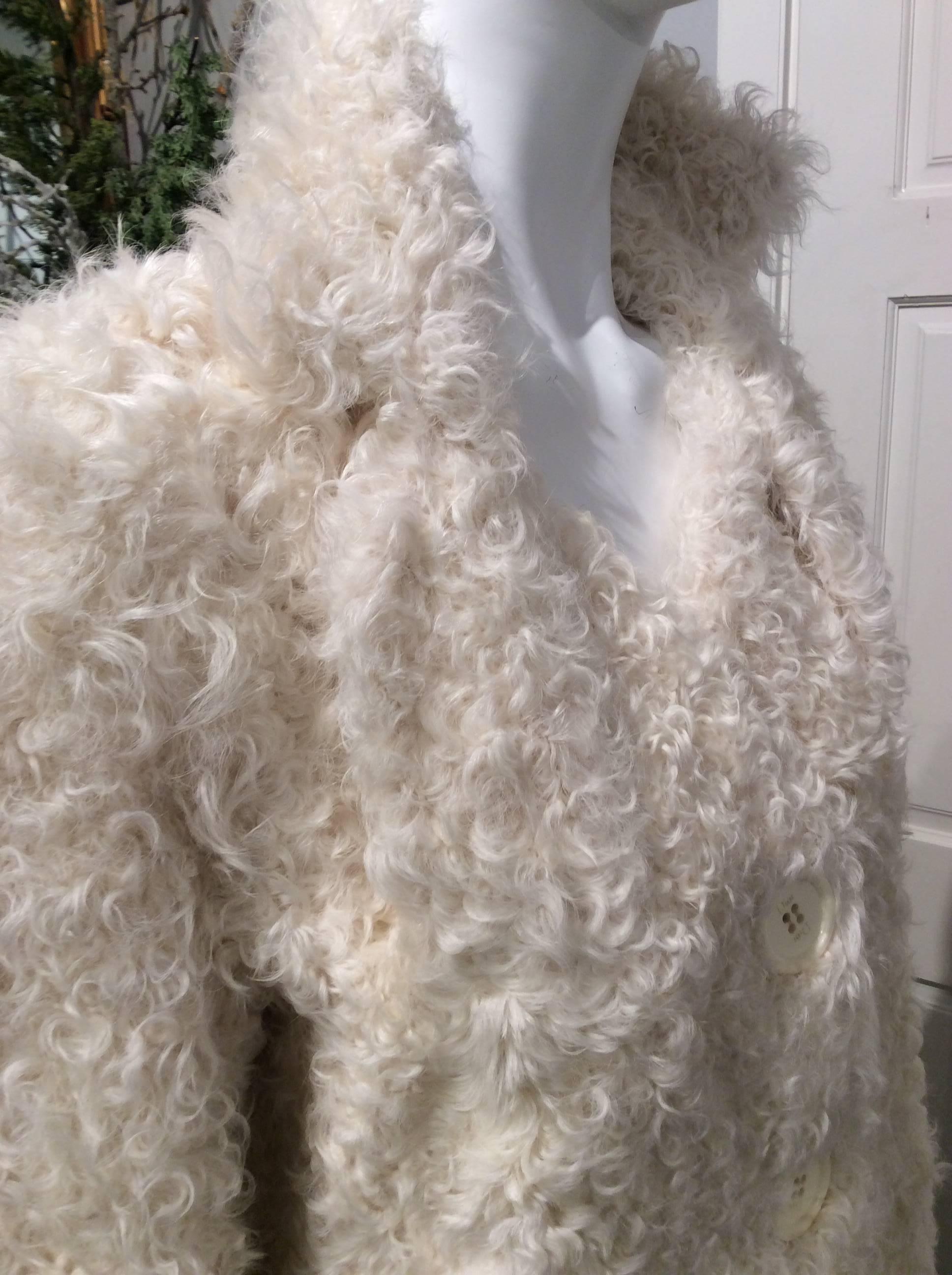 Christian Dior Ivory Curly Lamb Coat Sz38 (Us 6) In Excellent Condition For Sale In San Francisco, CA