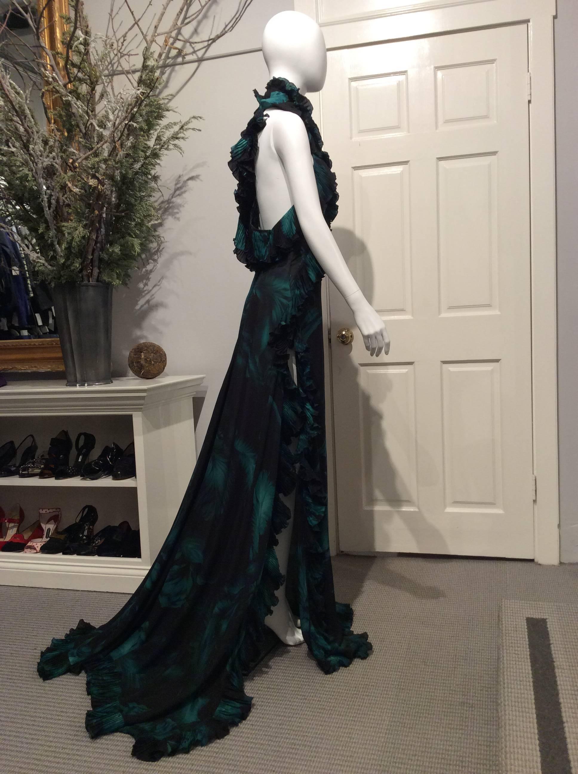 Gucci Black And Green Tropical Print Silk Satin Gown with Side Slit Sz42 (Us6) In Excellent Condition In San Francisco, CA