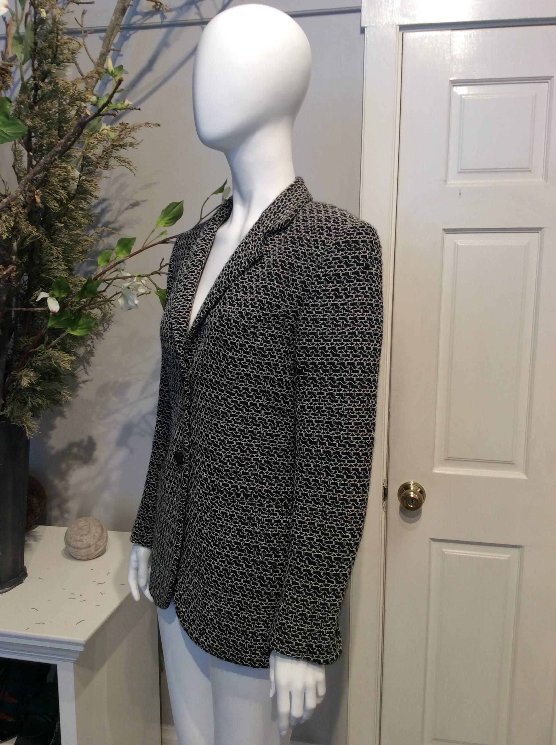 Chanel Black and White Woven Tweed Jacket with Black Buttons   In Excellent Condition For Sale In San Francisco, CA