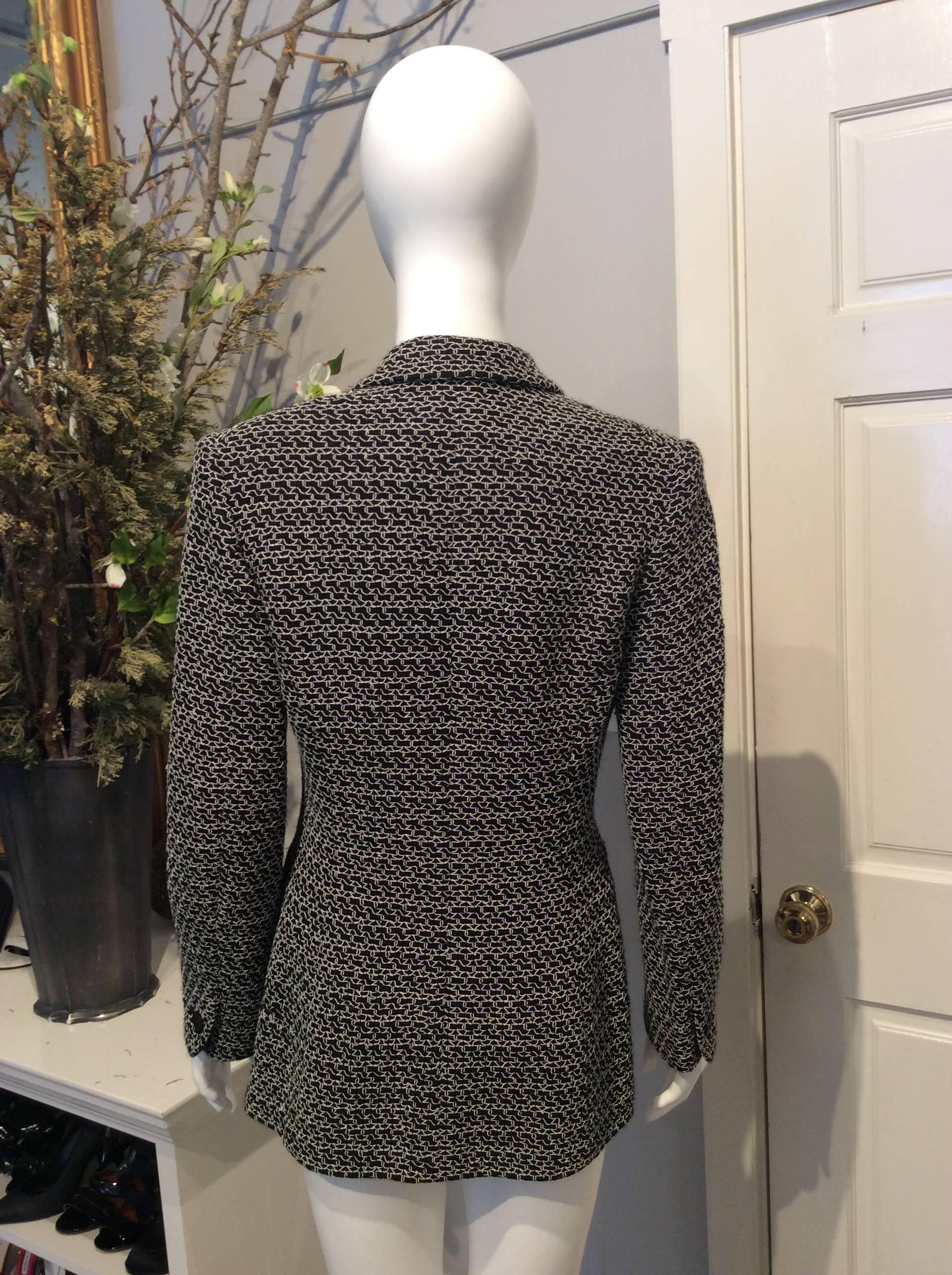 Women's Chanel Black and White Woven Tweed Jacket with Black Buttons   For Sale