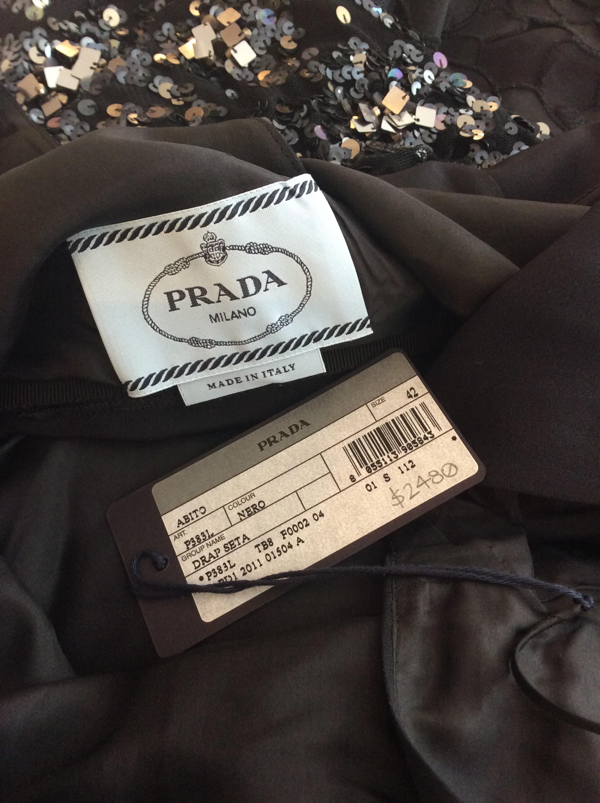 New Prada Black Silk Dress with Draping at Hips and Front Pleating Sz 42/Us6 For Sale 2