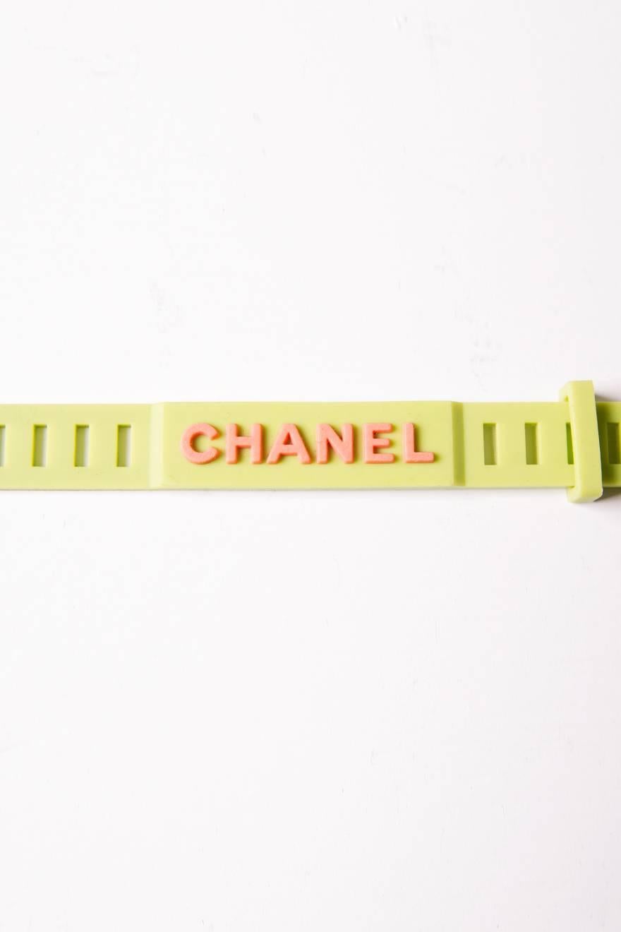 Women's Chanel 1999 Authentic Neon Green Gummy Bracelet For Sale