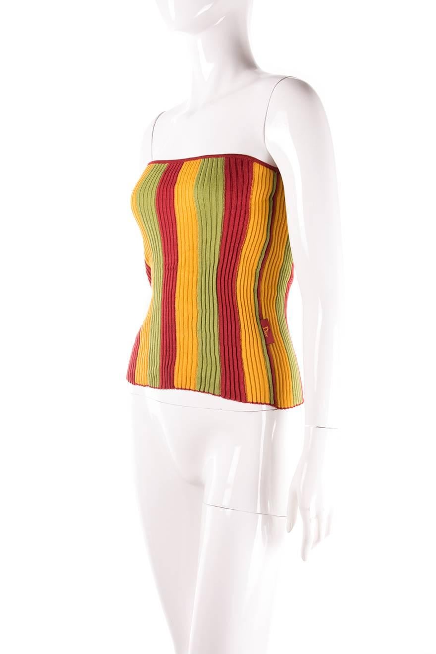

Tube Top by Dior in a rastafarian colorway.  This is an iconic John Galliano era piece.  Circa 2004.

Excellent condition demonstrating little to no visible signs of wear.

 

Marked size: 40 (FR)

To fit: M

 

Chest: 33-45 cm

Waist: 27-42