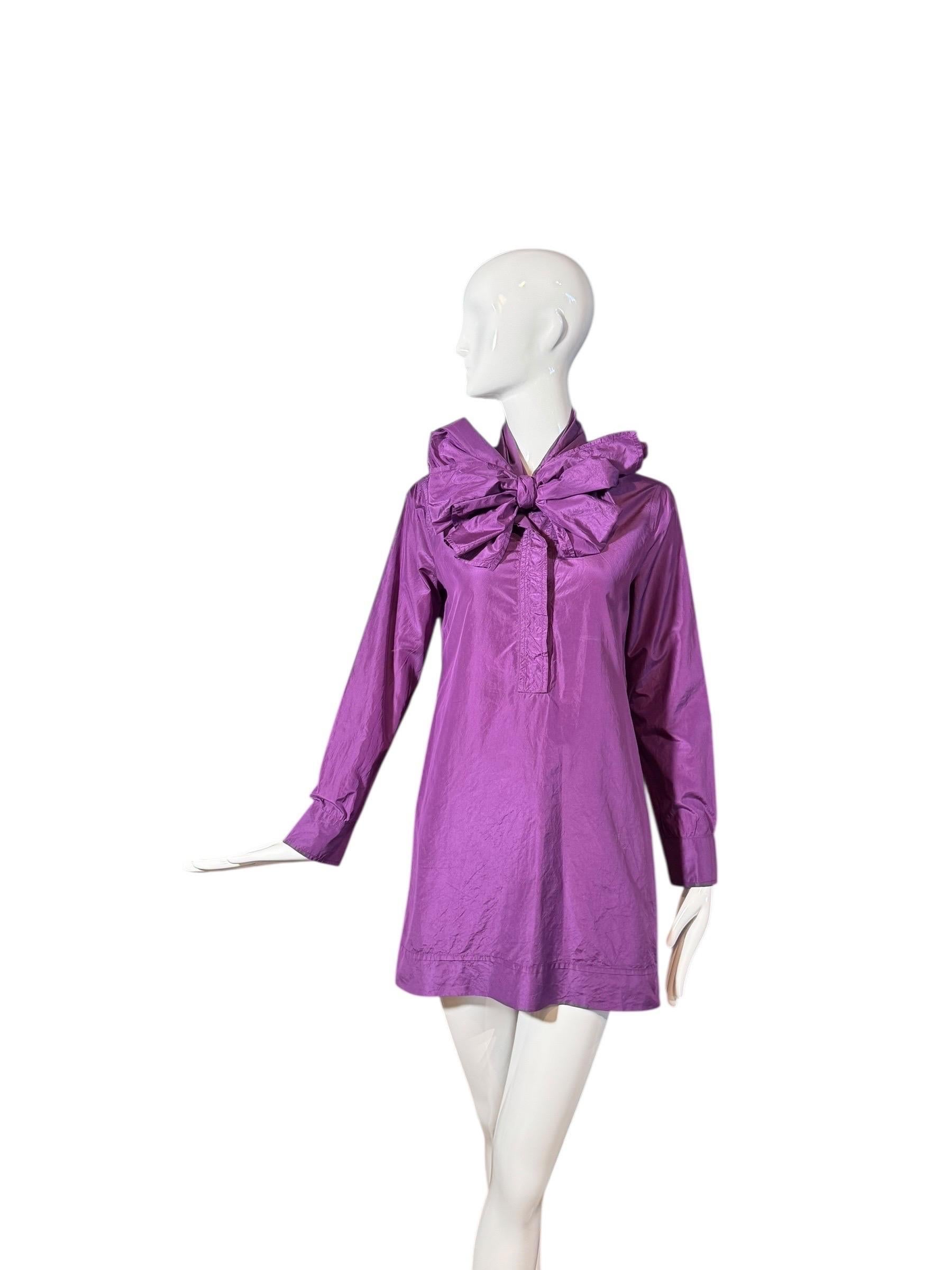 Yves Saint Laurent Rive Gauche 2007 - Mini robe en soie avec nœud sur le devant - Violet en vente 5