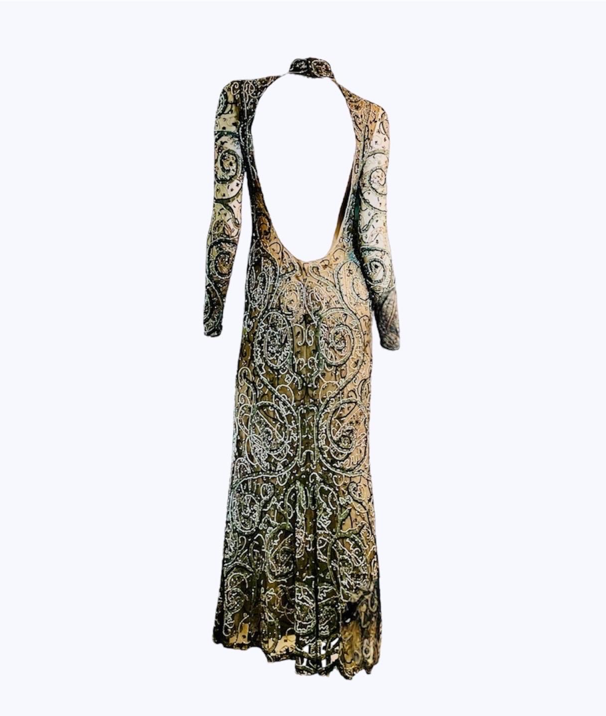 Collectional S Automne 2001 - Robe en soie perlée avec dos ouvert en vente 9
