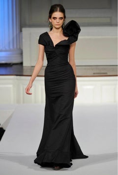 2010 Oscar De La Renta pre-fall Runway Black Sculptural Evening Gown