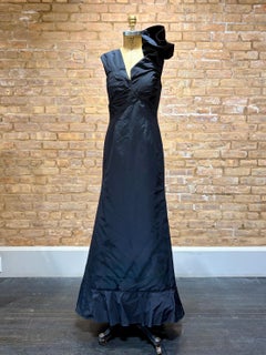 2010 Oscar De La Renta pre-fall Runway Black Sculptural Evening Gown