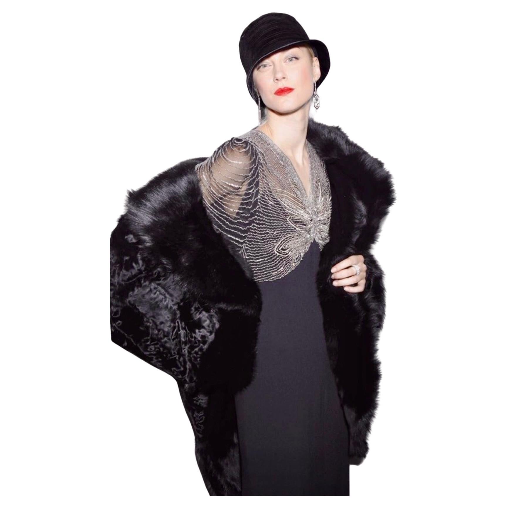 Ralph Lauren - Défilé automne 2011 - Robe en crêpe noir avec corsage papillon orné de perles