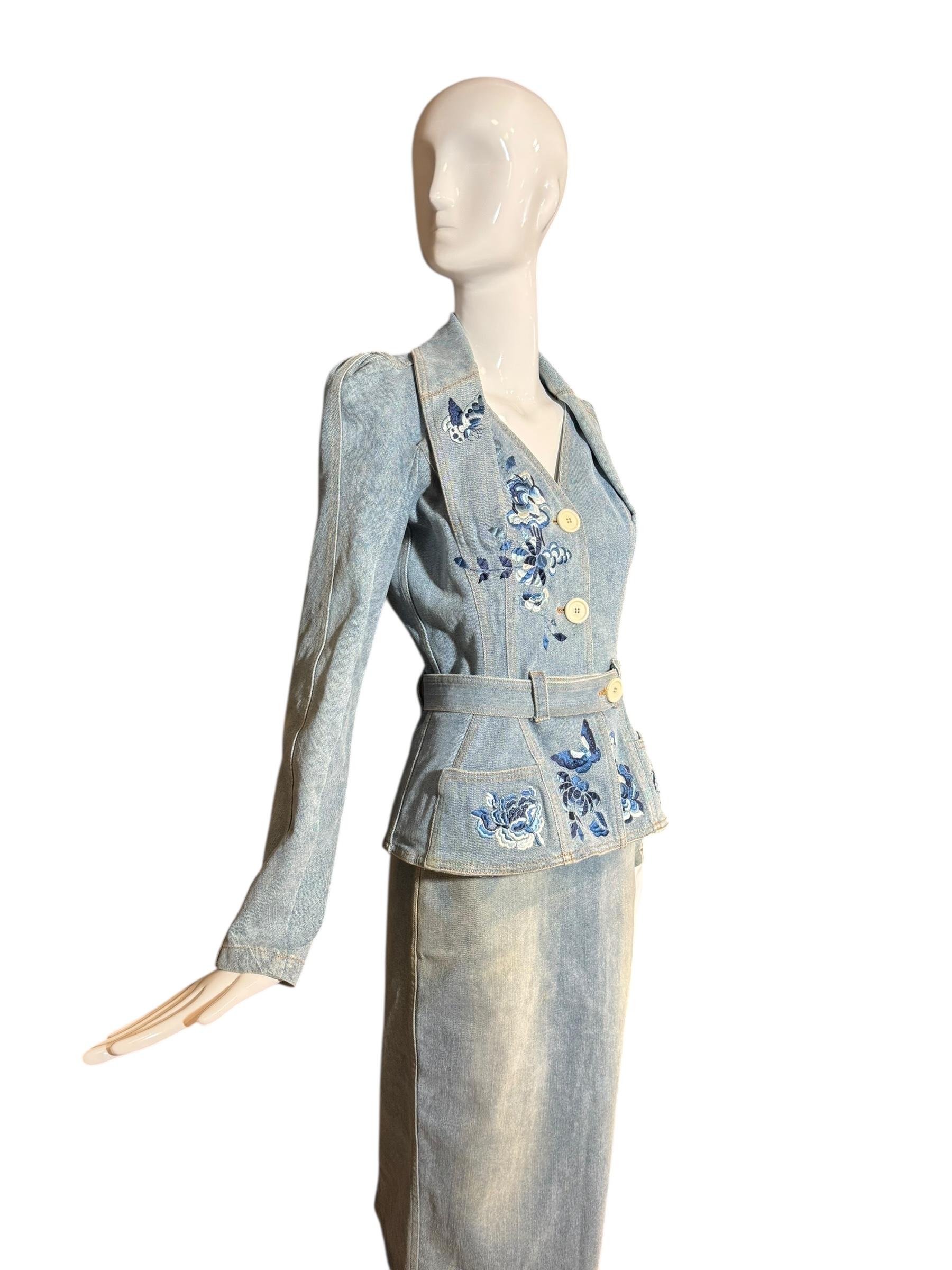Christian Galliano for Christian Dior Primavera 2005 Abito con gonna ricamata in denim in vendita 4