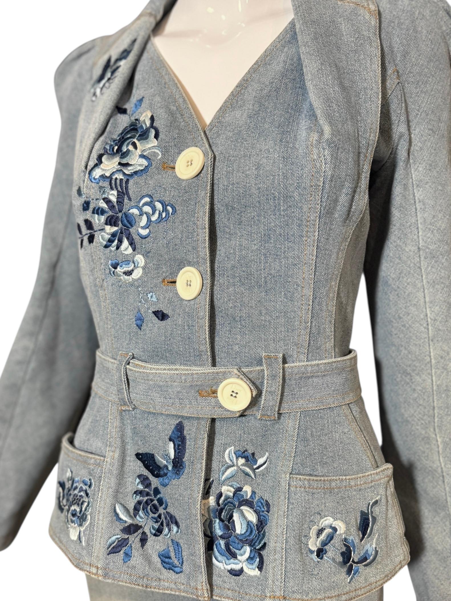 Grigio Christian Galliano for Christian Dior Primavera 2005 Abito con gonna ricamata in denim in vendita
