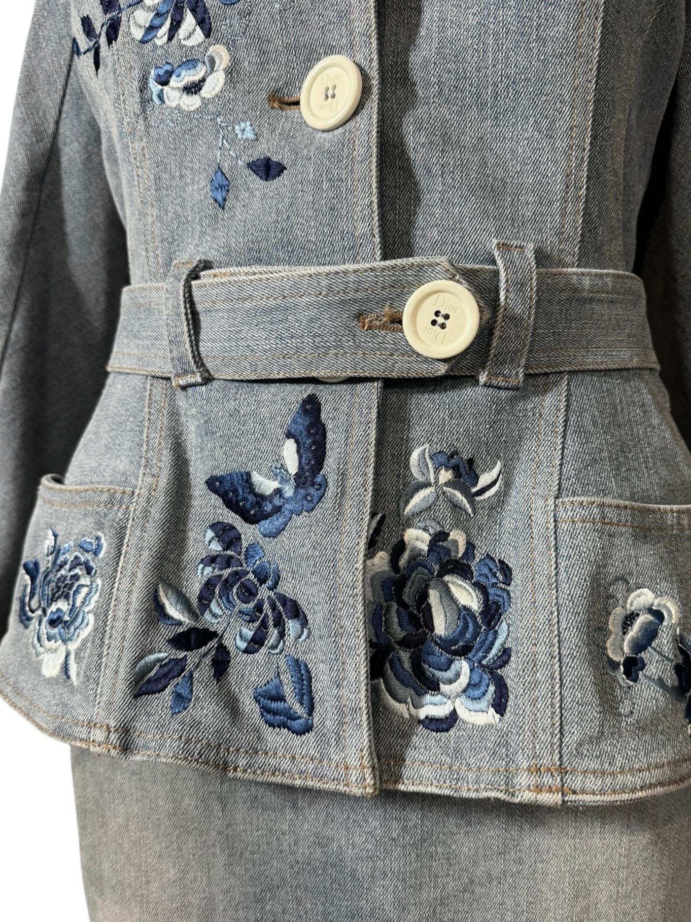 Christian Galliano for Christian Dior Primavera 2005 Abito con gonna ricamata in denim in vendita 3