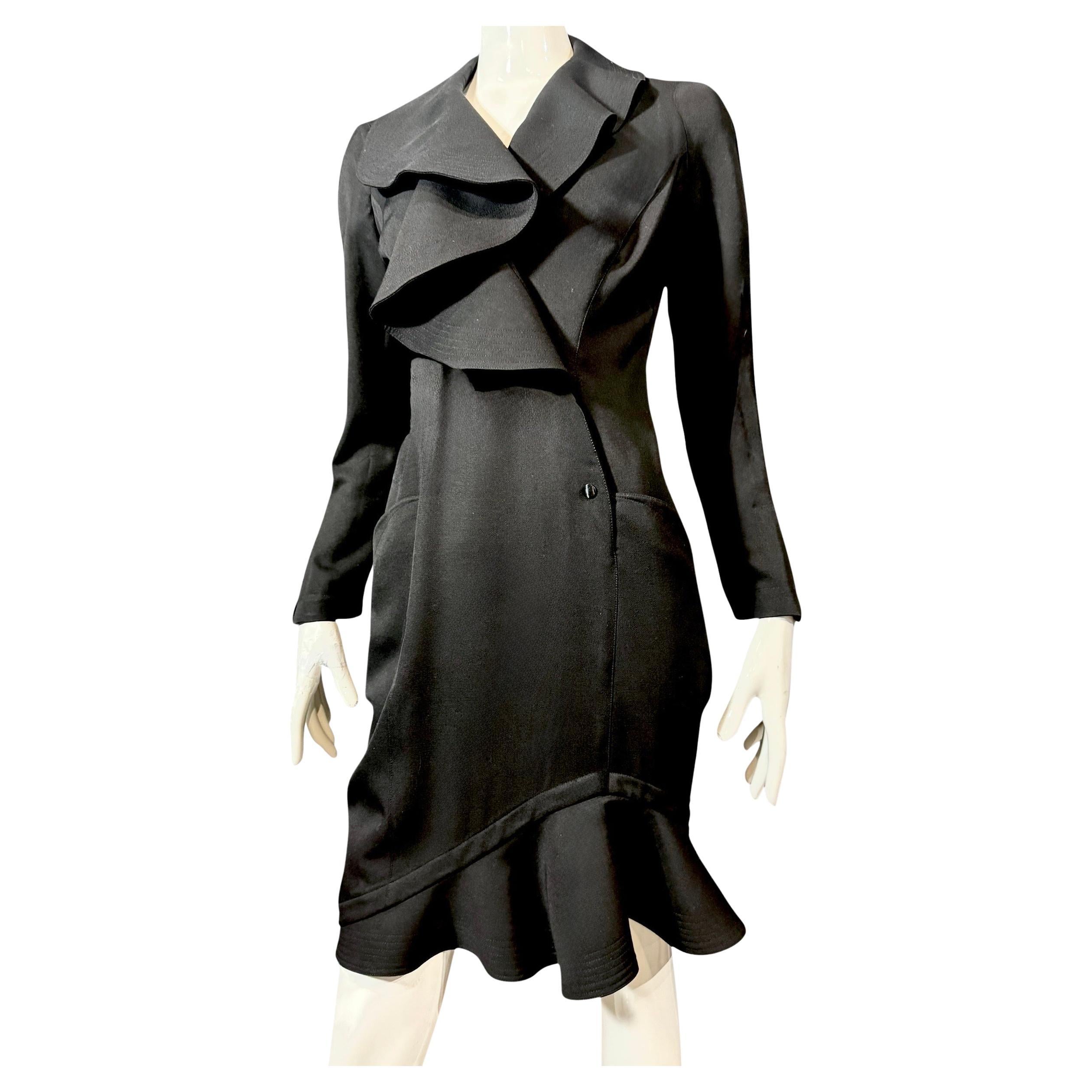 RARE Thierry Mugler RARE Manteau habillé en laine à volants pour le défilé, collection 1989 en vente