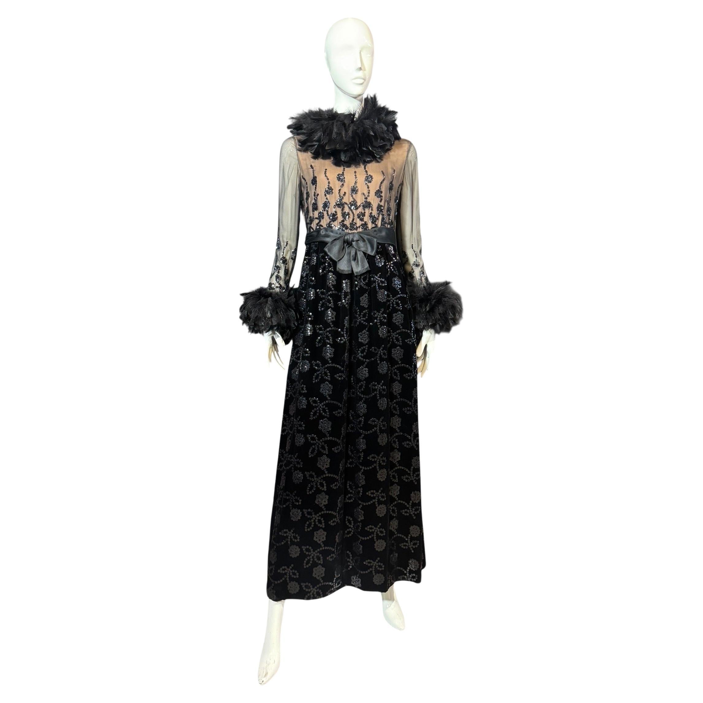 Oscar De La Renta Velours Couture 1970 Robe en plumes d'autruche à paillettes (Vogue mag) en vente