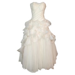 Abito da sposa senza spalline con volant di Vera Wang in organza di seta