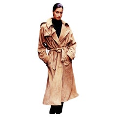 Trench-coat « Runway » à double boutonnage en daim beige de la collection Ralph Lauren, automne-hiver 1996