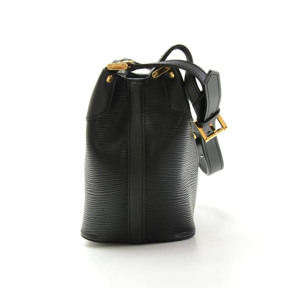 Louis Vuitton Mandara PM Black Epi Leather Shoulder Bag In Excellent Condition In Fukuoka, Kyushu