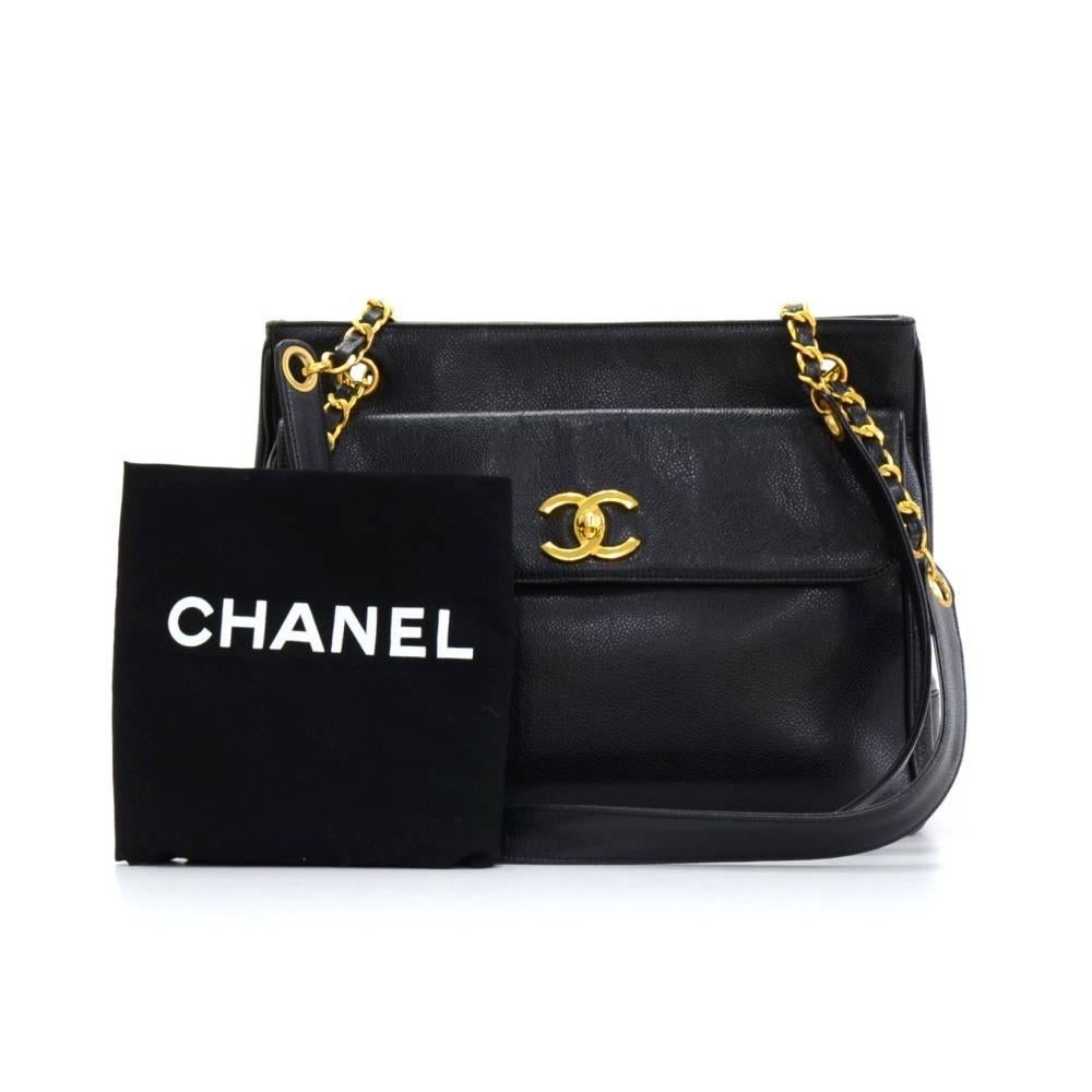 Chanel tote in black caviar leather. It has 1 flap pocket with CC twist lock in front and open pocket on the back. Main access secured with 2 magnetic closures. Inside has leather lining and 2 zipper pockets. Comfortably carried on shoulder and