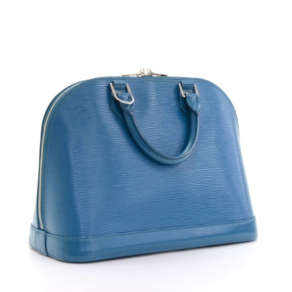 Louis Vuitton Alma NM Blue Cyan Epi Leather Silver Hardware Hand Bag In Excellent Condition For Sale In Fukuoka, Kyushu