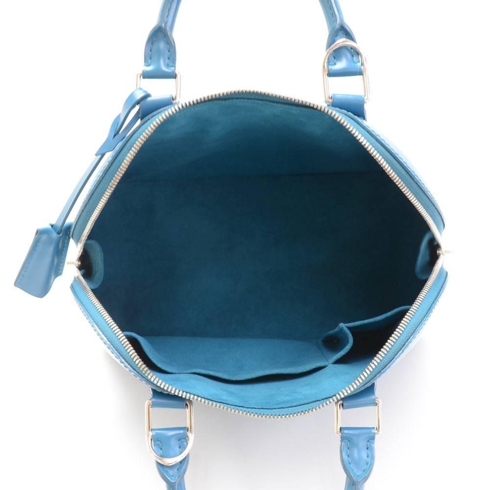 Louis Vuitton Alma NM Blue Cyan Epi Leather Silver Hardware Hand Bag For Sale 5