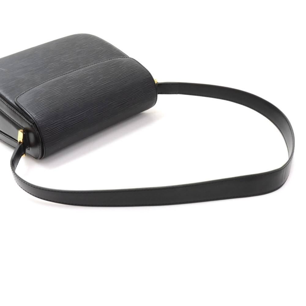 Louis Vuitton Byushi Black Epi Leather Shoulder Bag 3