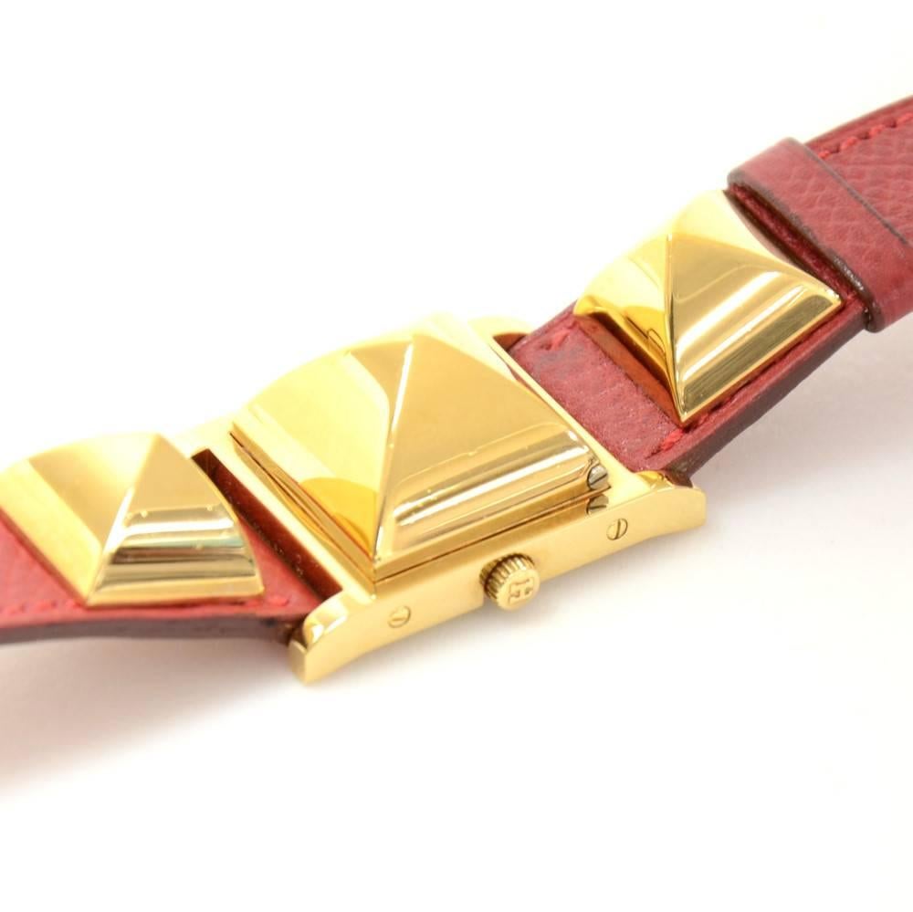 Hermes Medor PM Red Leather x Gold Tone Wrist Watch In Excellent Condition For Sale In Fukuoka, Kyushu