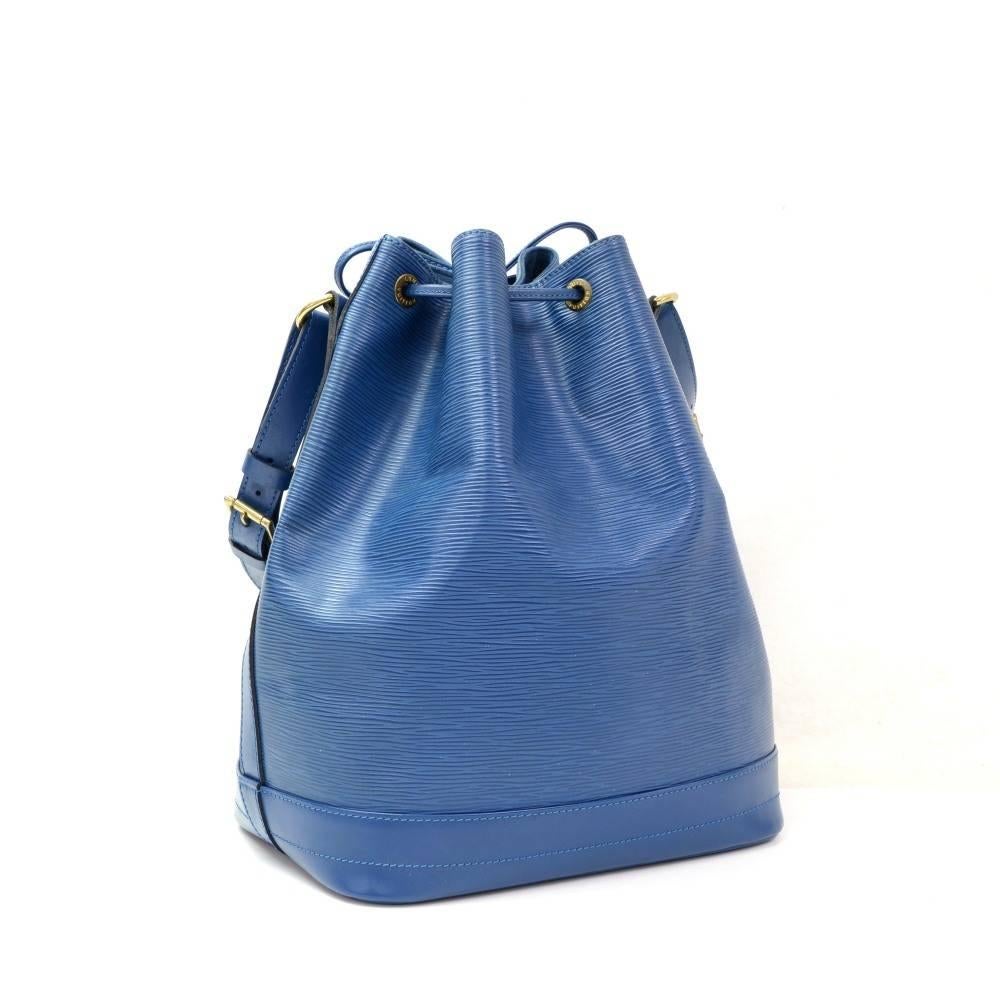 Louis Vuitton Noe Large Blue Epi Leather Shoulder Bag In Good Condition In Fukuoka, Kyushu