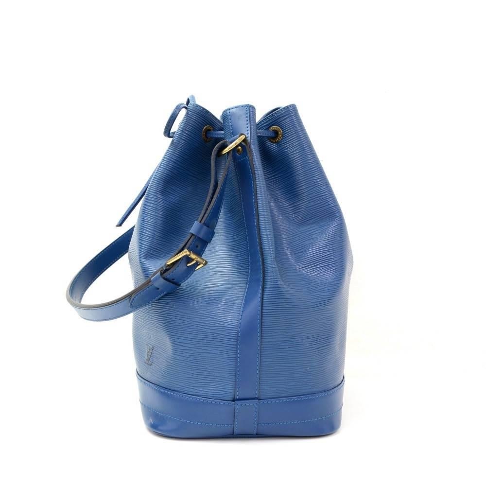 Women's Louis Vuitton Noe Large Blue Epi Leather Shoulder Bag