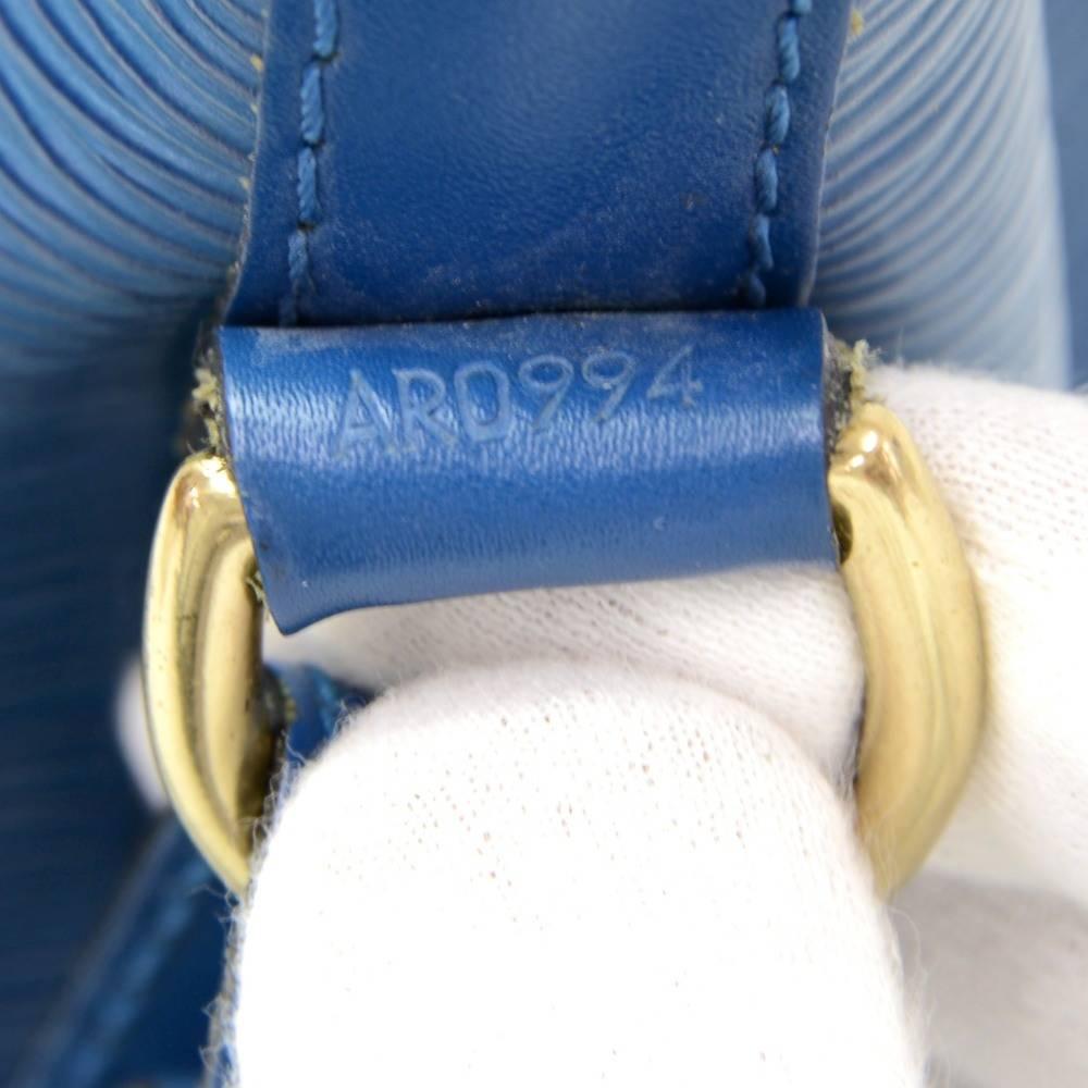 Vintage Louis Vuitton Petit Noe Blue Epi Leather Shoulder Bag 5