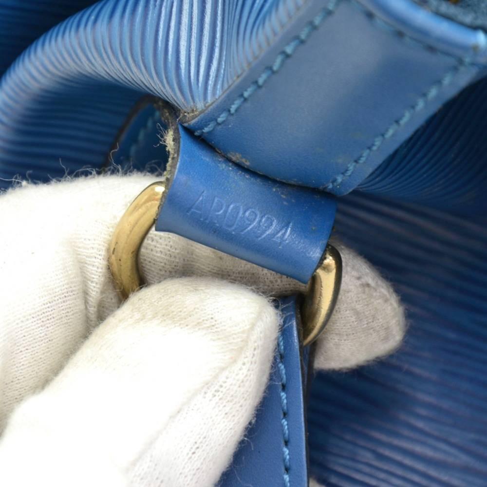 Vintage Louis Vuitton Petit Noe Blue Epi Leather Shoulder Bag 5