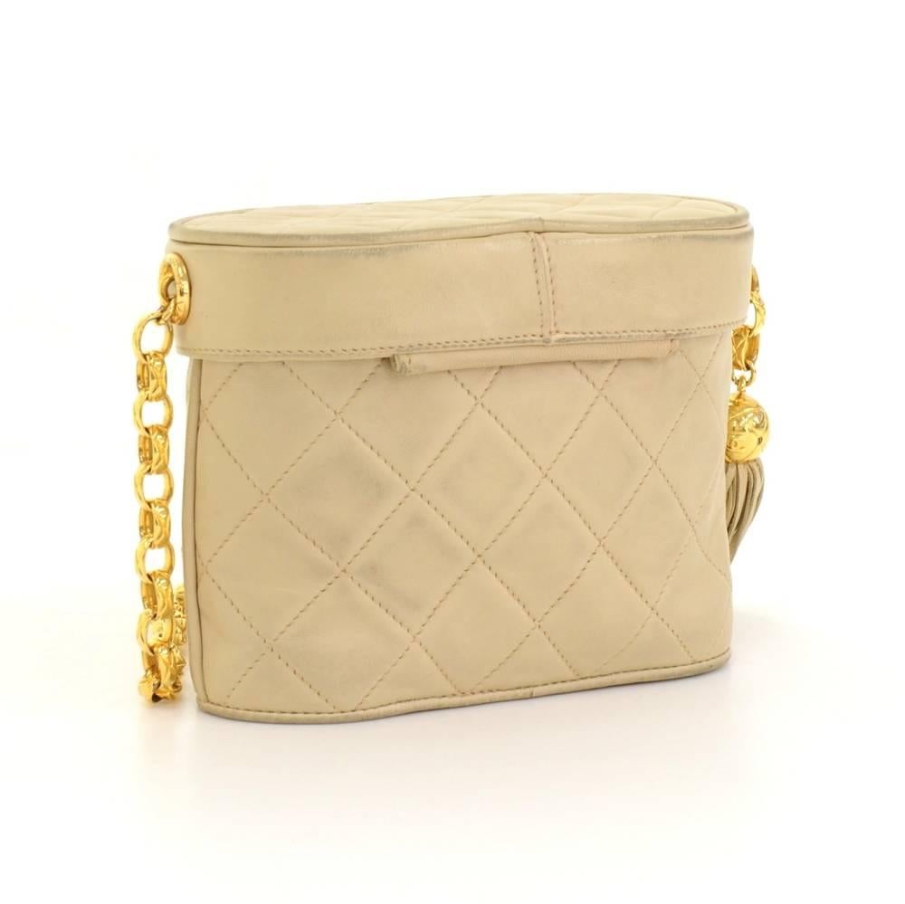 Vintage Chanel Beige Quilted Leather Fringe Shoulder Pochette Flap Bag In Good Condition In Fukuoka, Kyushu