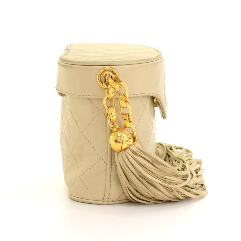 Women's Vintage Chanel Beige Quilted Leather Fringe Shoulder Pochette Flap Bag