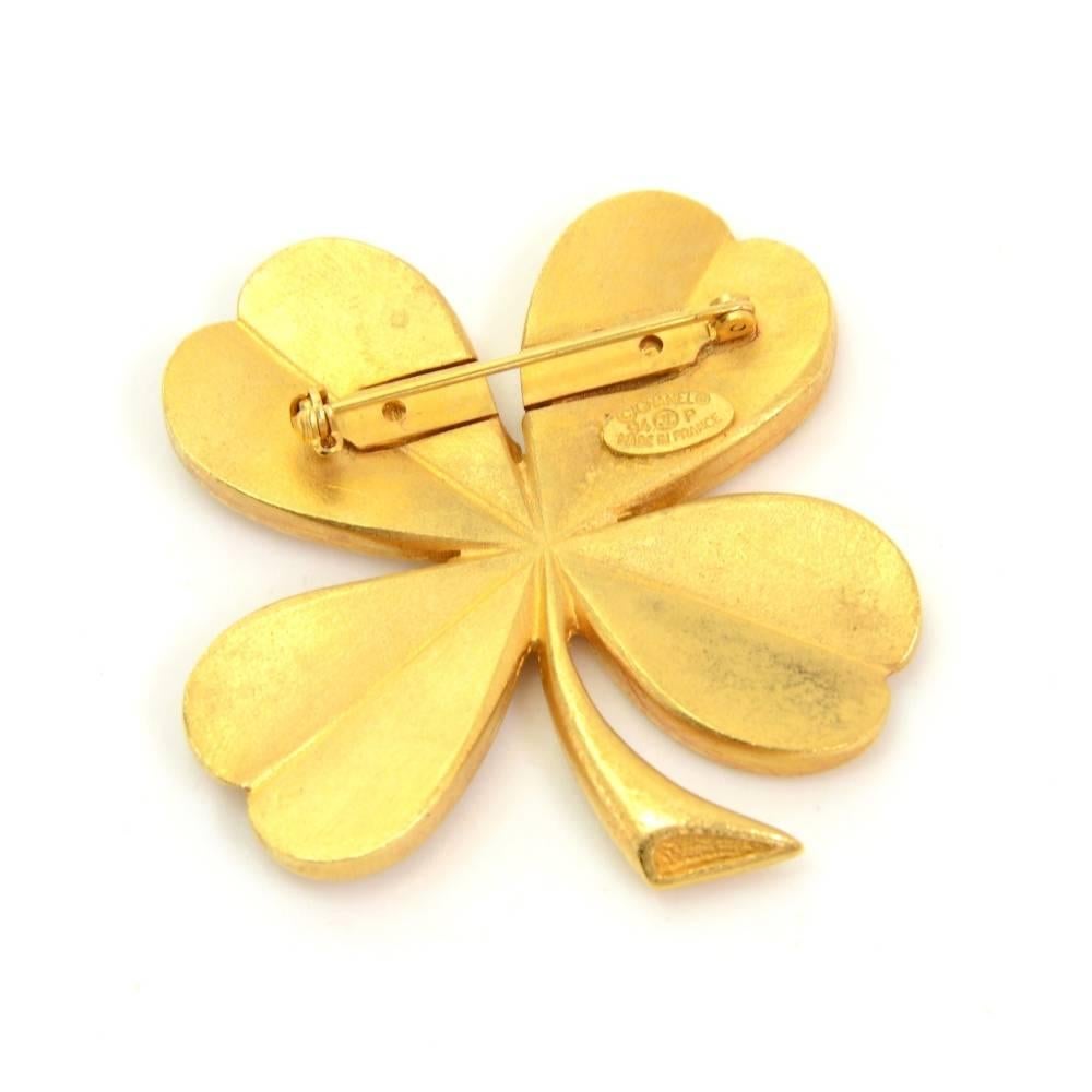 Vintage Chanel Gold Tone Clover Motif Large Pin Brooch In Good Condition In Fukuoka, Kyushu