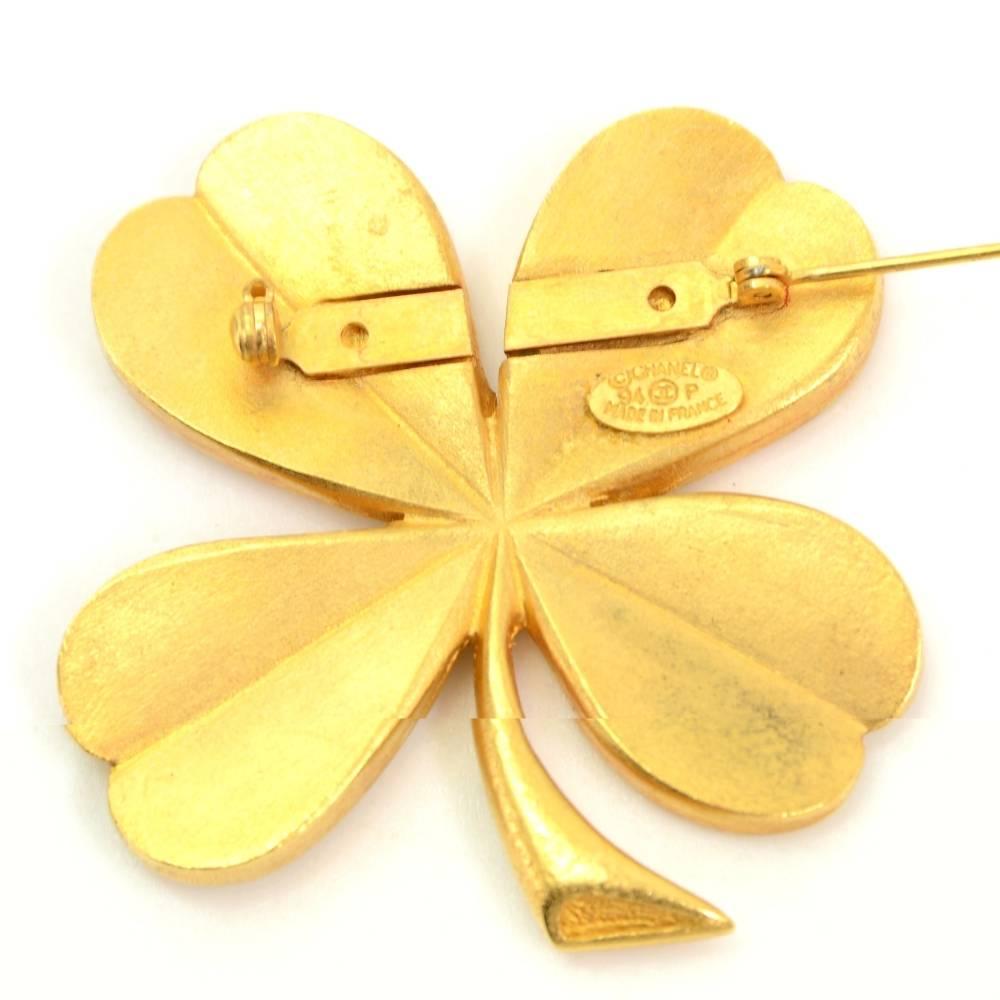 Women's Vintage Chanel Gold Tone Clover Motif Large Pin Brooch