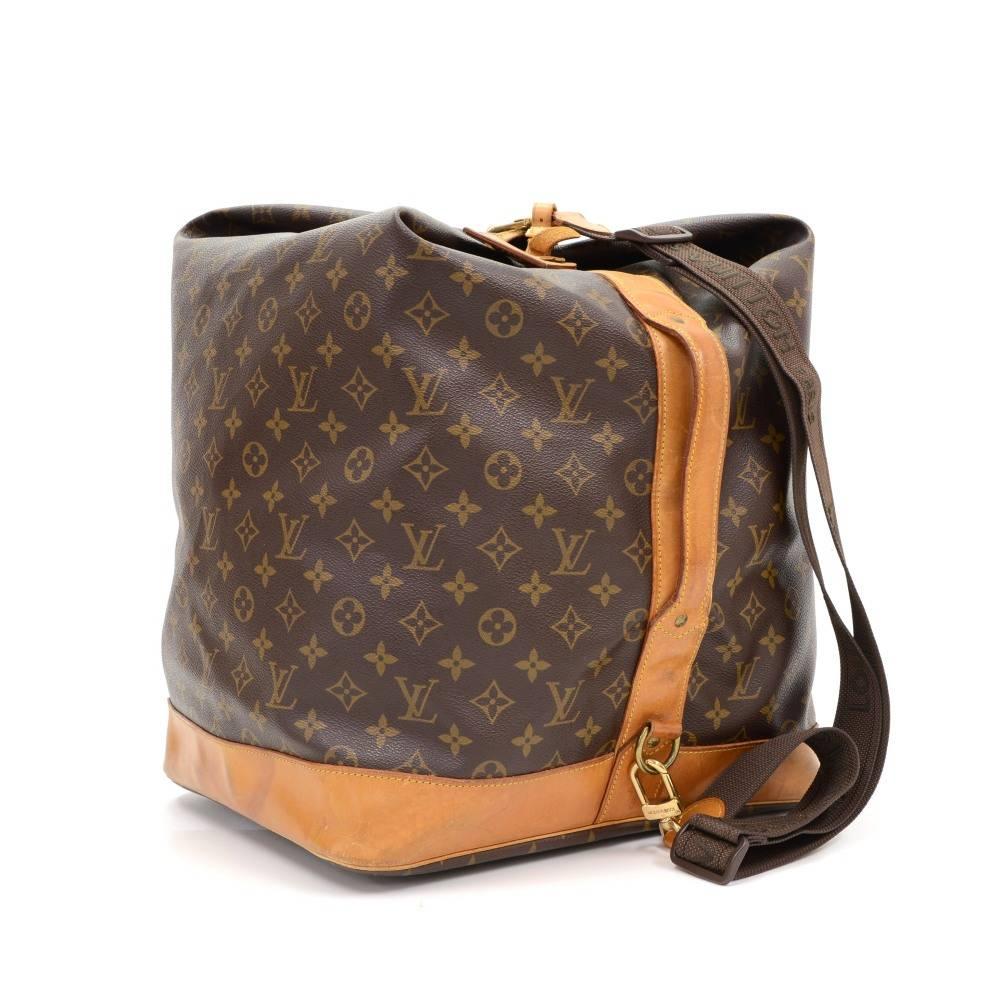 Louis Vuitton Sac Marin duffle travel bag. This spacious large sized version in Monogram canvas. A great companion wherever you go.

Made in: France
Serial Number: N01900
Size: 13.8 x 28 x 11.8 inches or 35 x 71 x 30 cm
Color: Brown
Dust bag: 