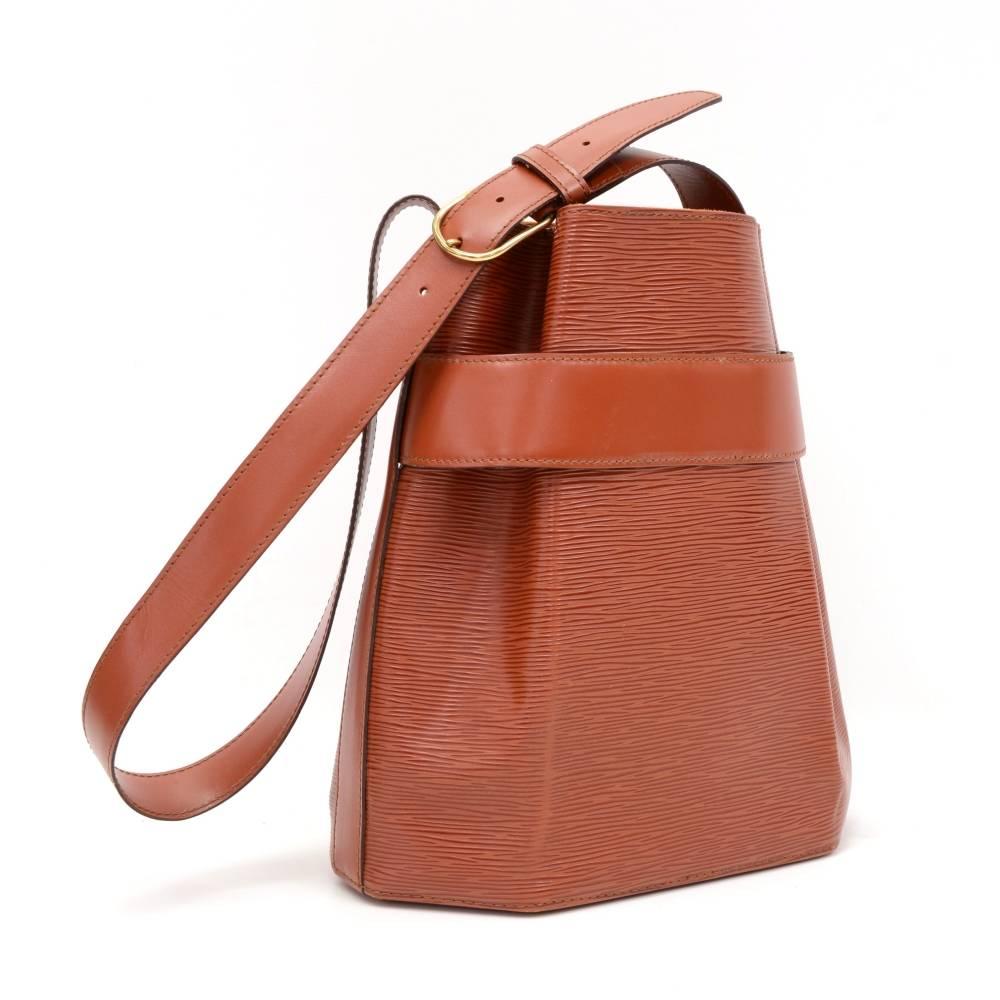 Vintage Louis Vuitton Sac Depaule PM Brown Kenyan Fawn Epi Leather Shoulder Bag In Good Condition In Fukuoka, Kyushu