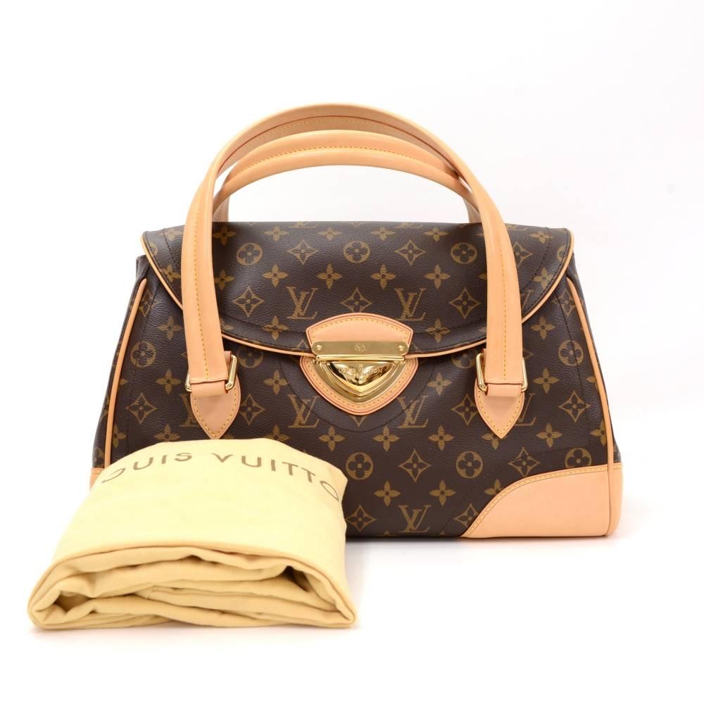 Louis Vuitton Beverly GM hand bag in monogram canvas. Outside, it has 1 open slip in pocket on the back. Flap top secured with push lock closure. Inside is in beige alkantra lining with 1 open pocket, 1 pocket with flap and 1 for mobile or glasses.
