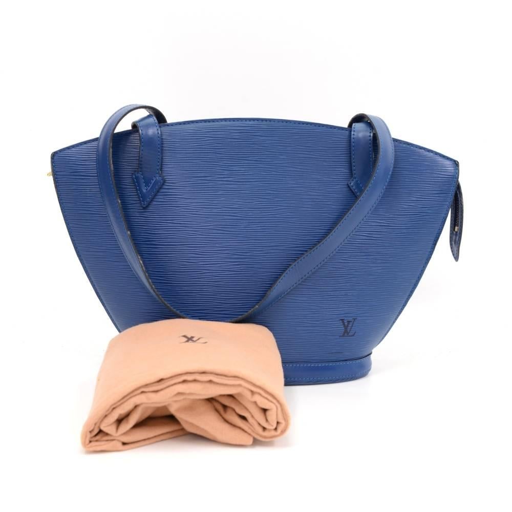 Louis Vuitton blue Epi leather Saint Jacques PM shoulder bag. Main access is secured with a brass zipper. Inside has one open pocket and is in blue alkantra lining. A stunning discontinued item! 

Made in: France
Serial Number: A S 1 9 2 6
Size: