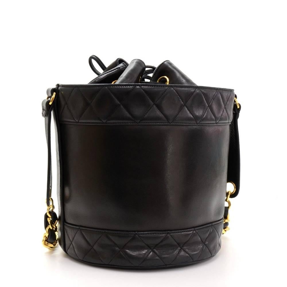 Vintage Chanel Black Lambskin Leather Shoulder Bucket Bag In Good Condition In Fukuoka, Kyushu